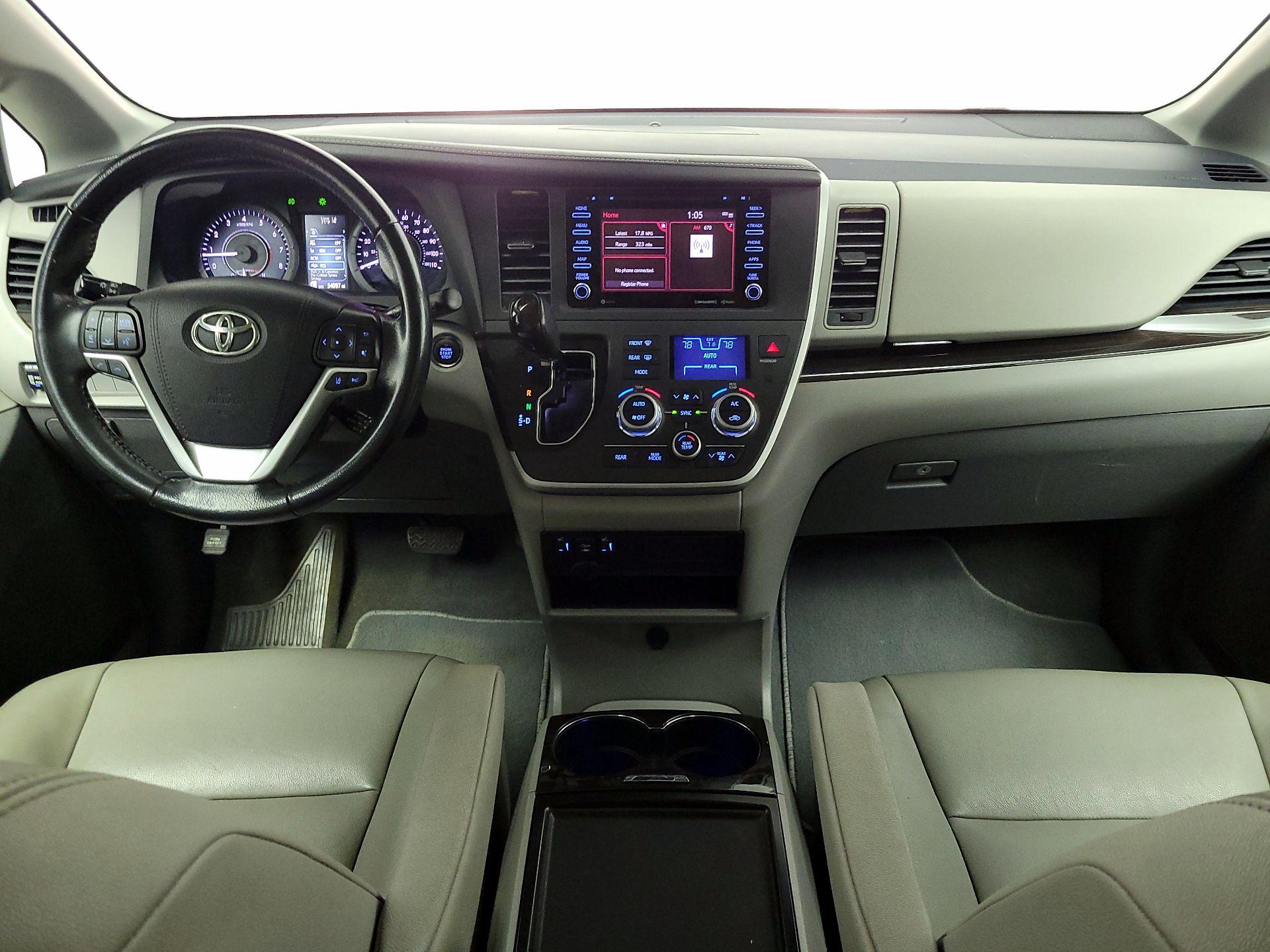Thumbnail: 2020 Toyota Sienna - 9