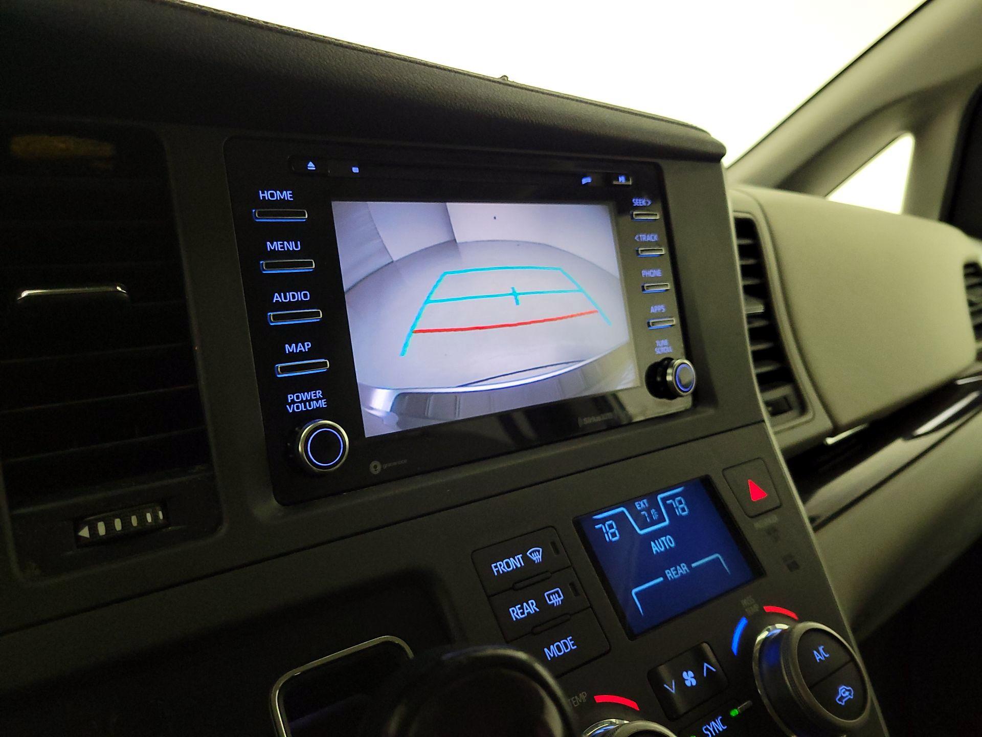 Thumbnail: 2020 Toyota Sienna - 14