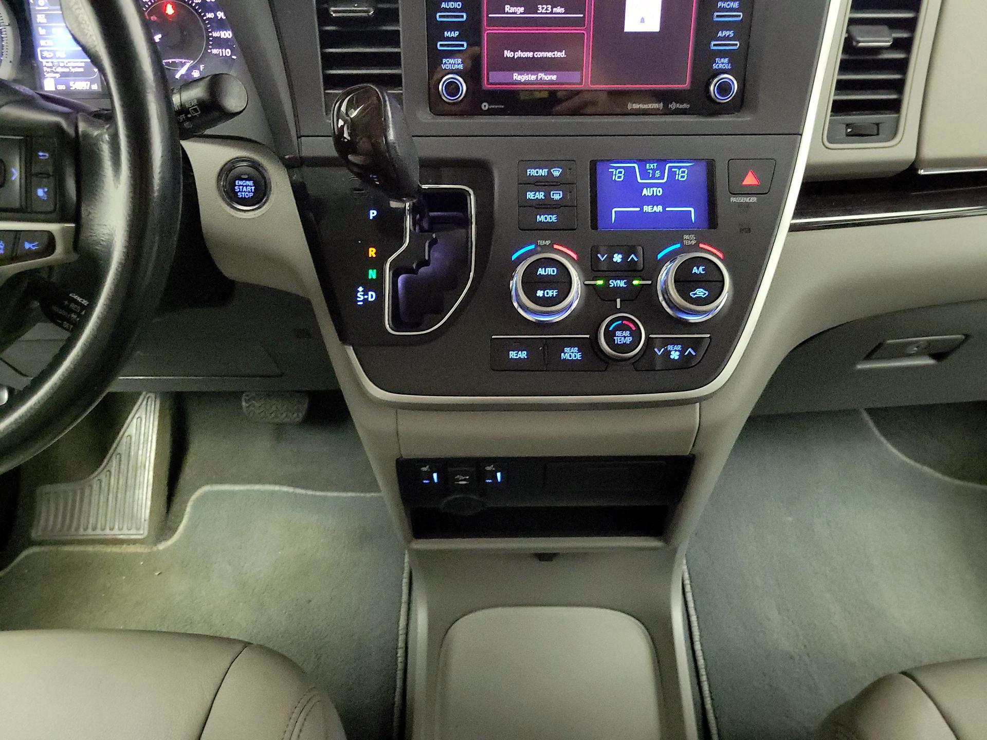 Thumbnail: 2020 Toyota Sienna - 17