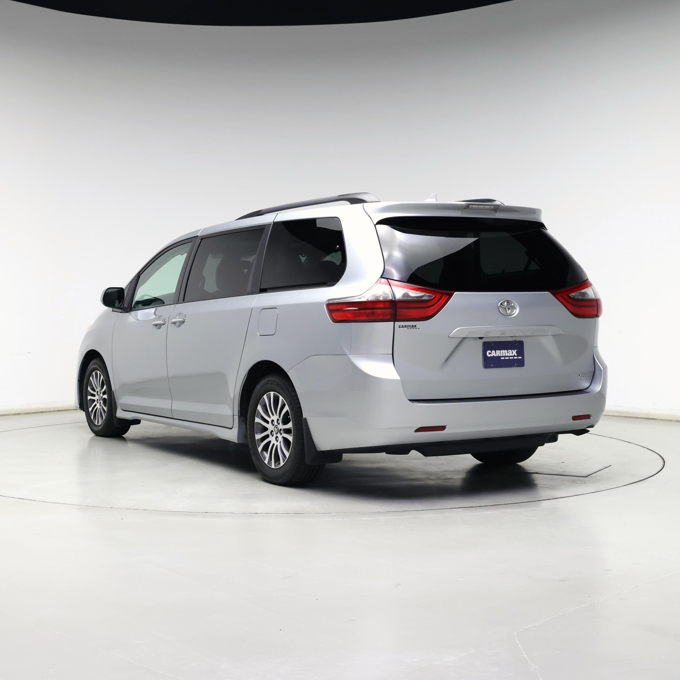 Thumbnail: 2020 Toyota Sienna - 2