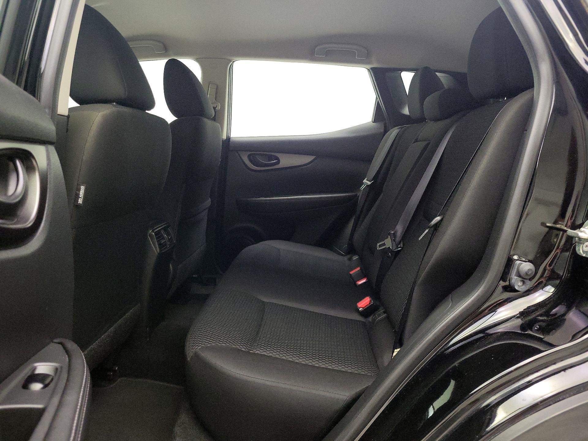 Thumbnail: 2018 Nissan Rogue Sport - 19