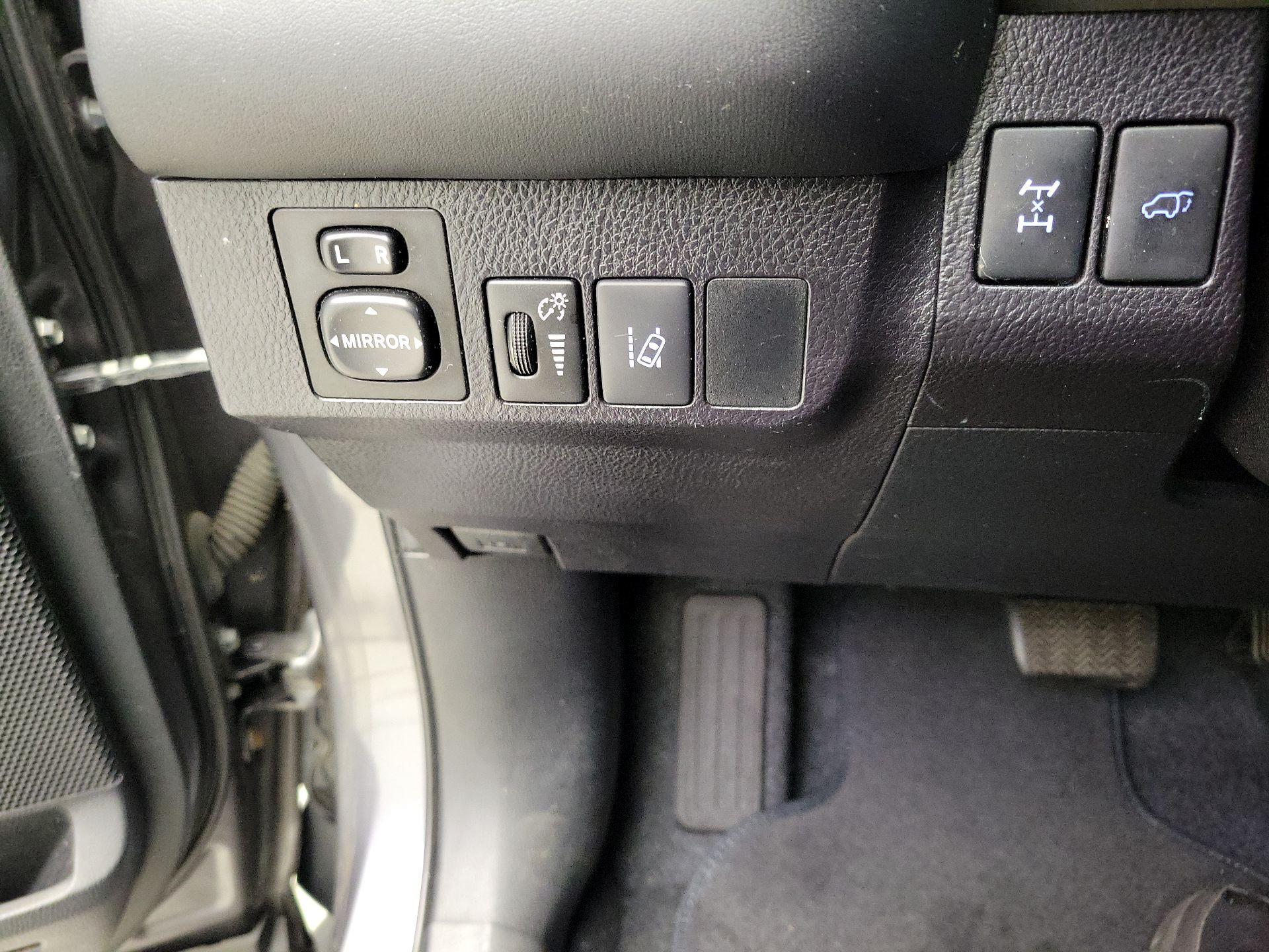 Thumbnail: 2017 Toyota RAV4 - 13