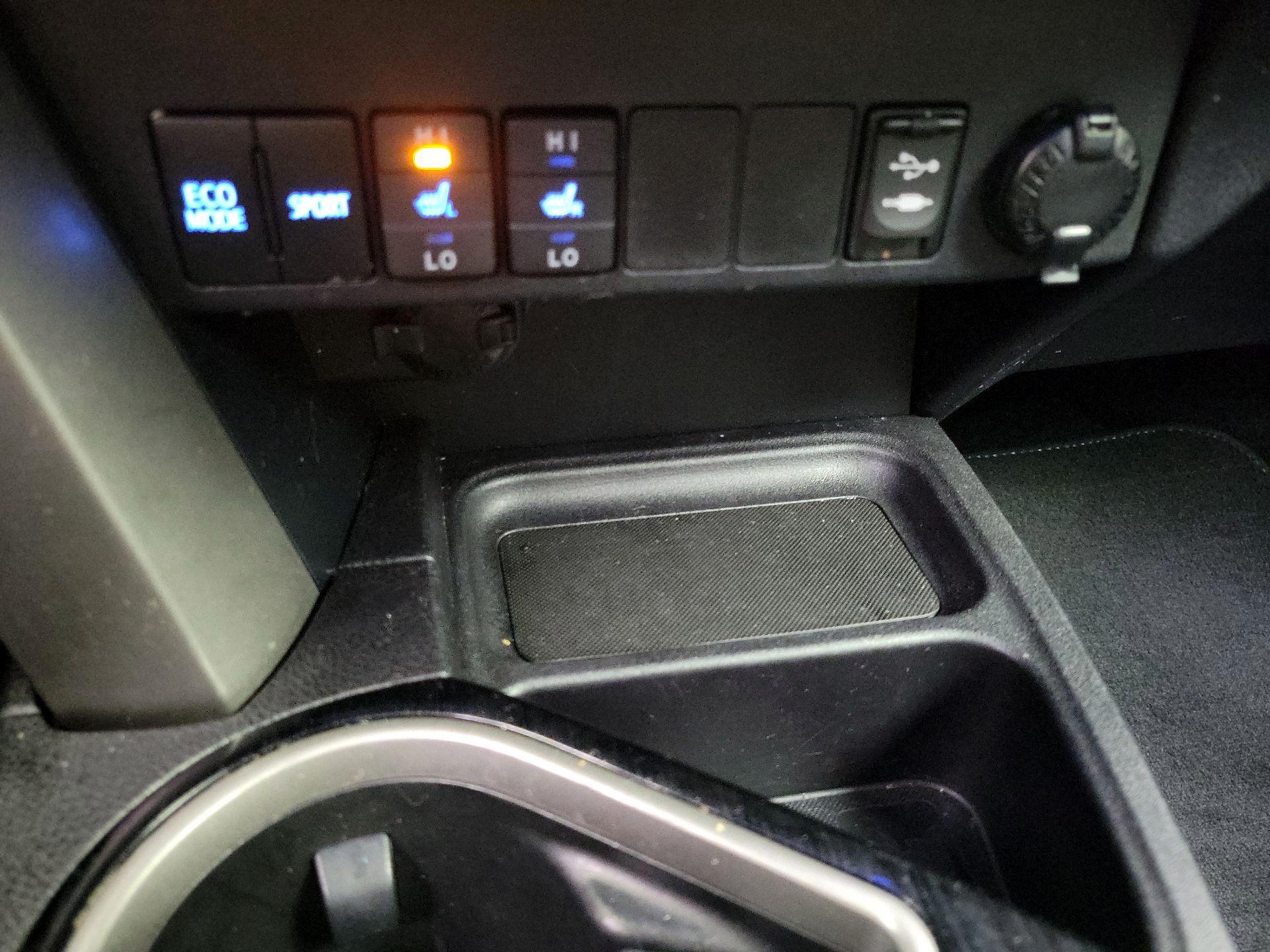 Thumbnail: 2017 Toyota RAV4 - 19