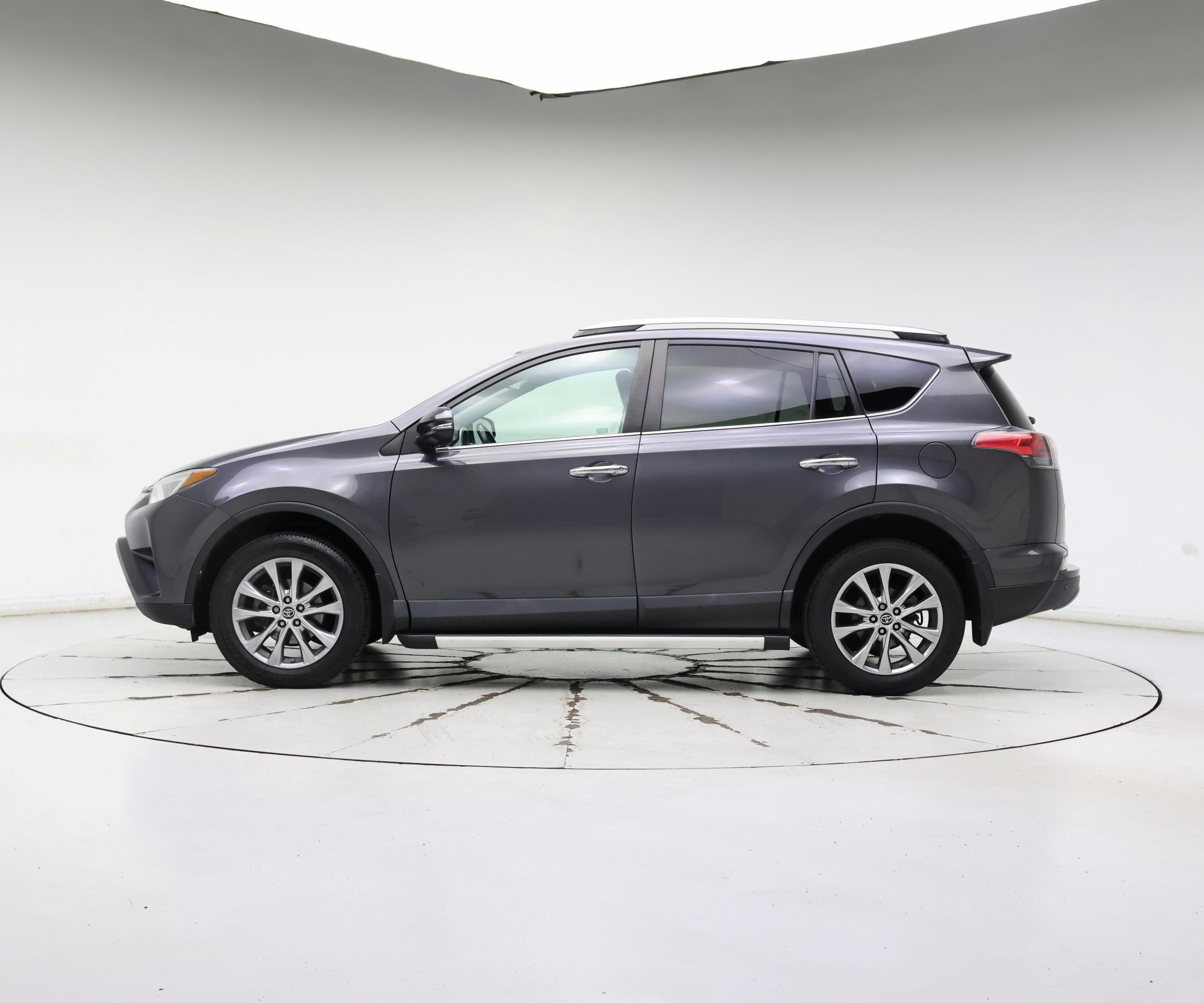 Thumbnail: 2017 Toyota RAV4 - 3