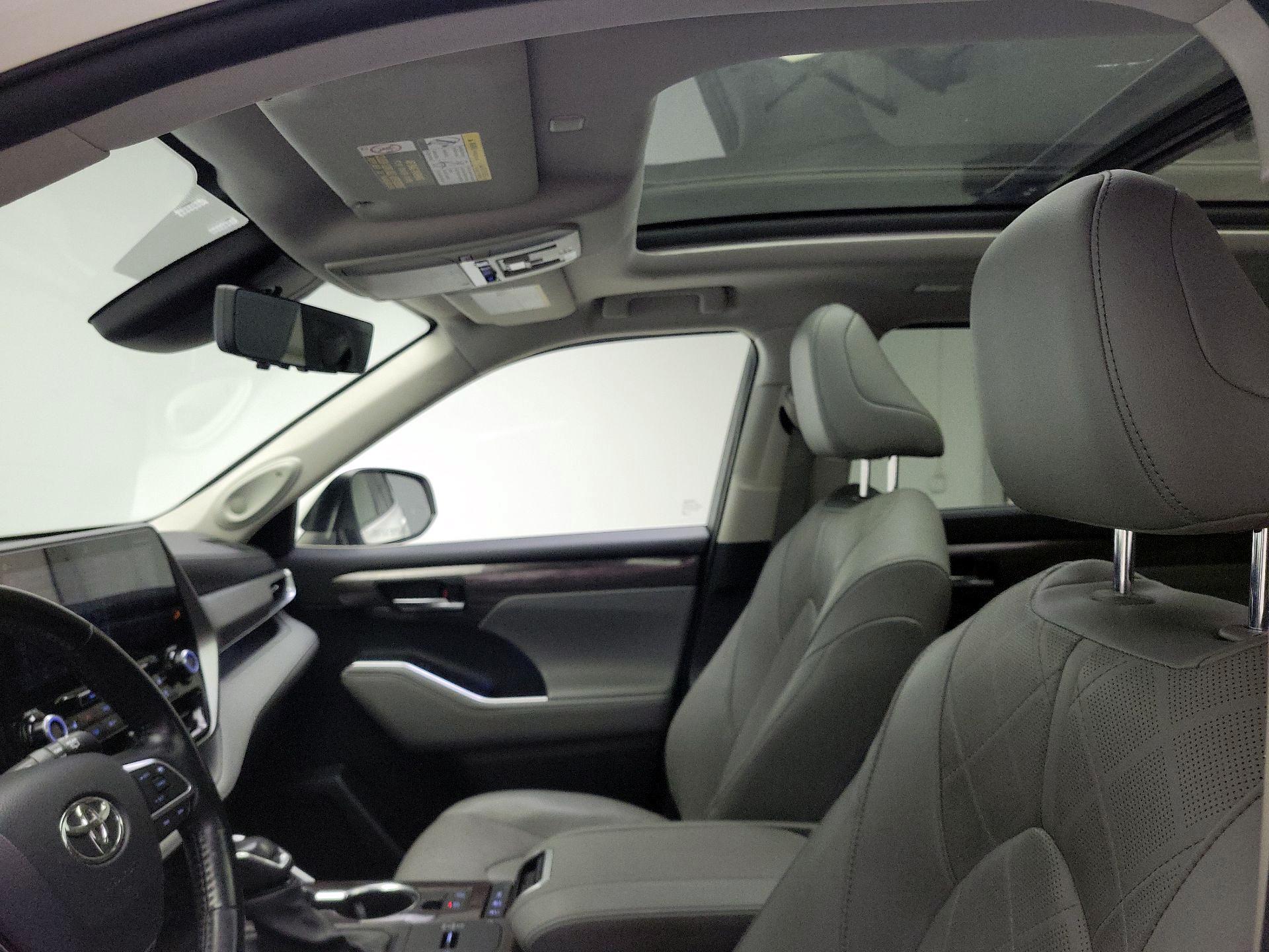 Thumbnail: 2020 Toyota Highlander - 20