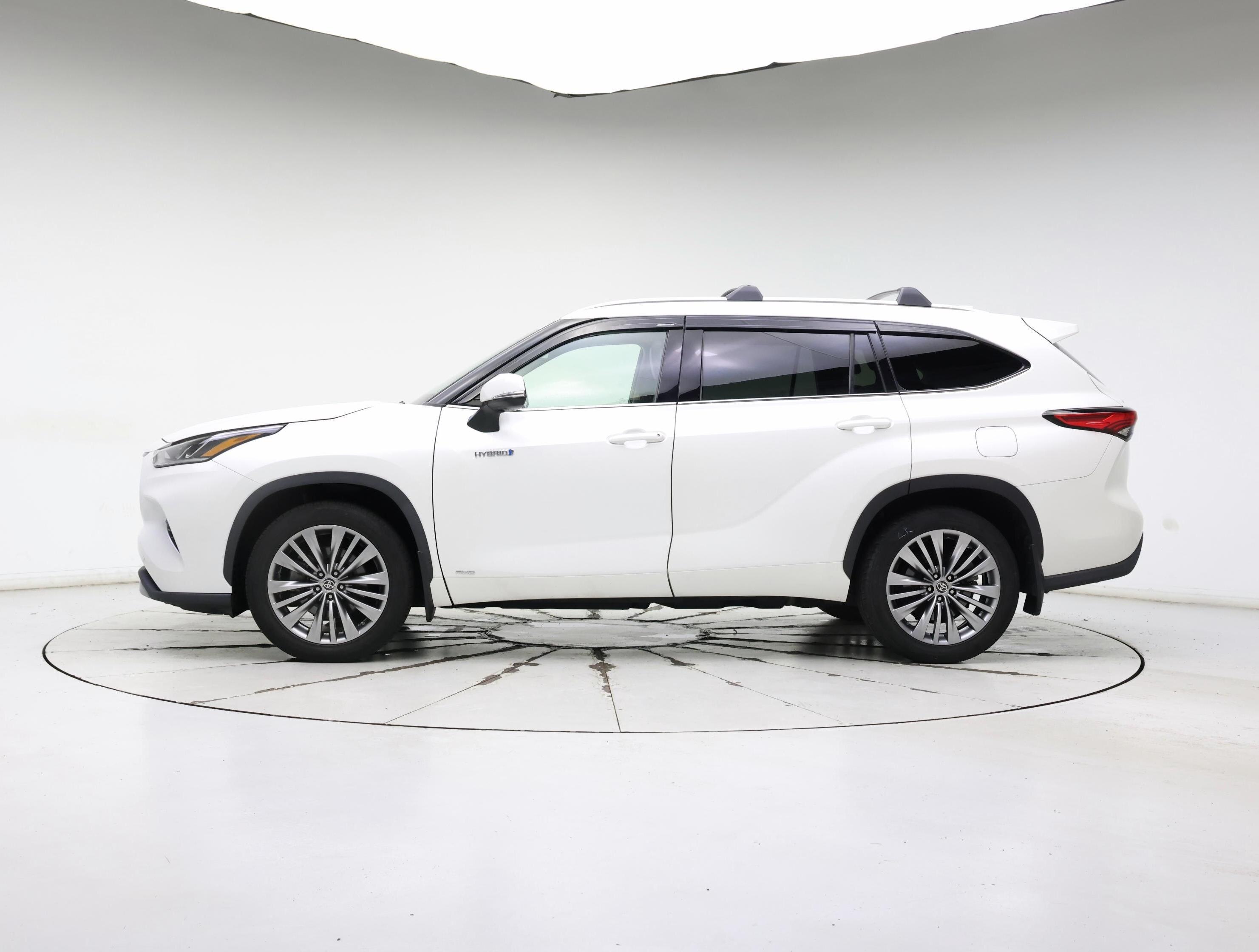 Thumbnail: 2020 Toyota Highlander - 3