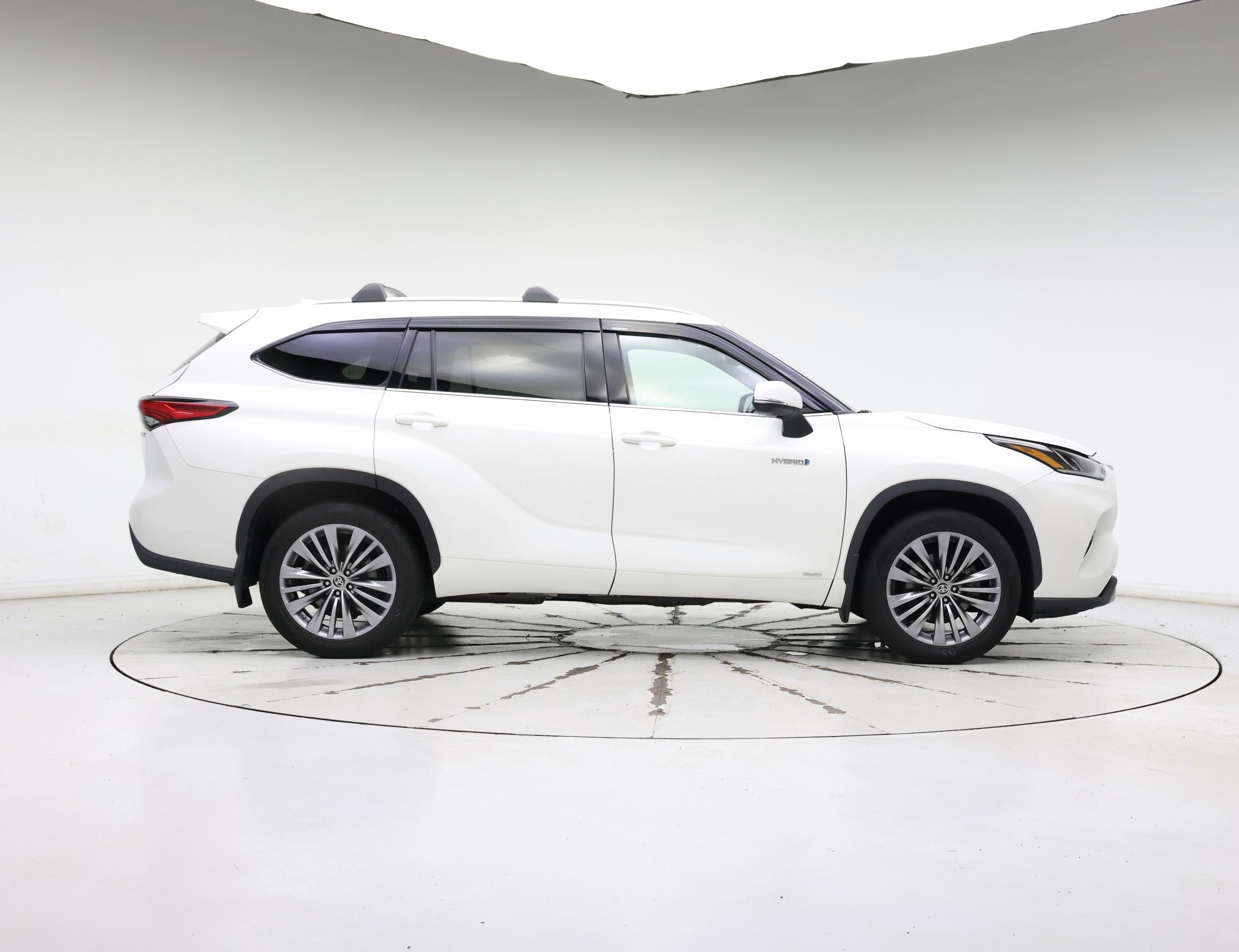 Thumbnail: 2020 Toyota Highlander - 7