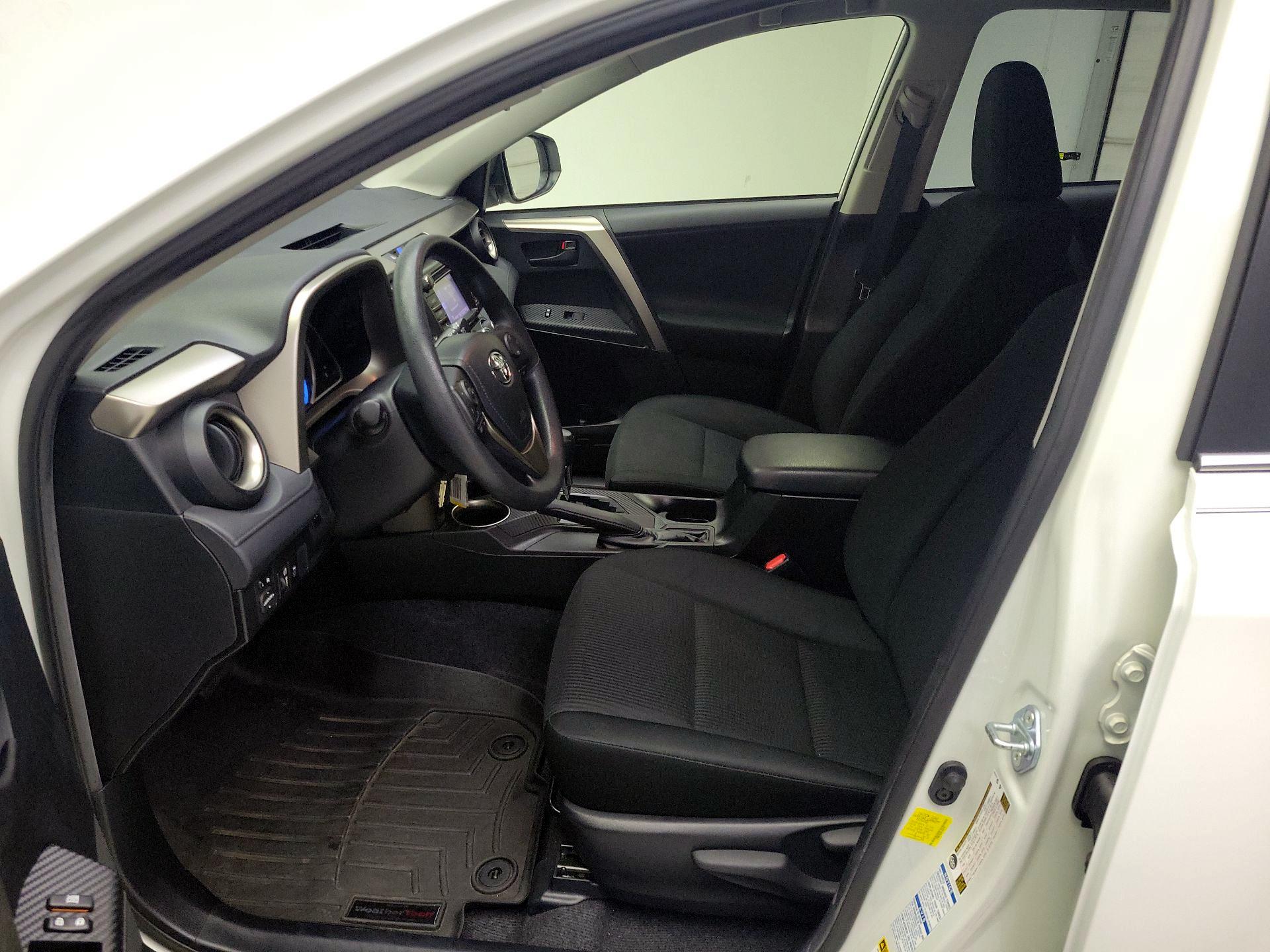 Thumbnail: 2015 Toyota RAV4 - 11