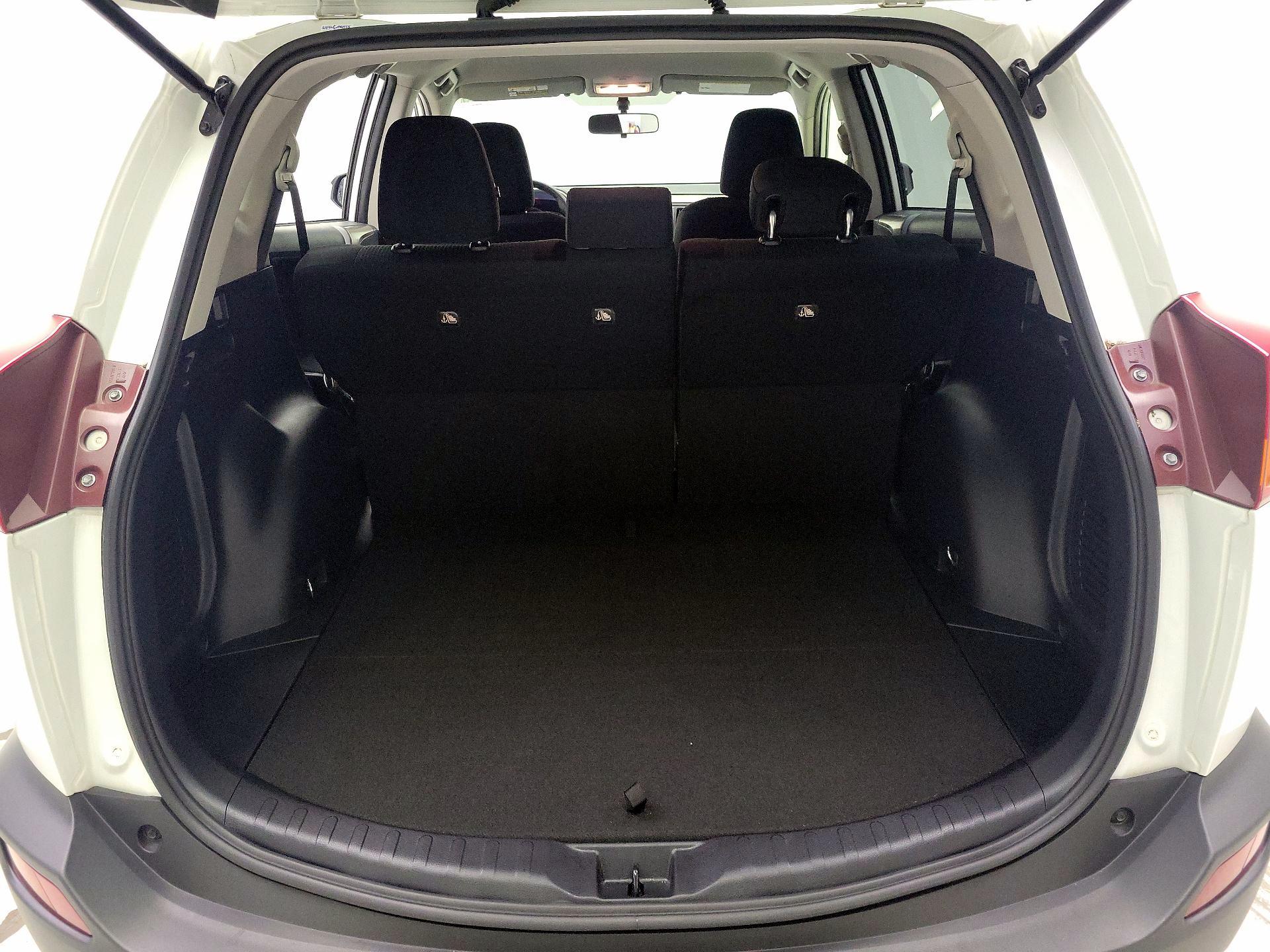 Thumbnail: 2015 Toyota RAV4 - 20