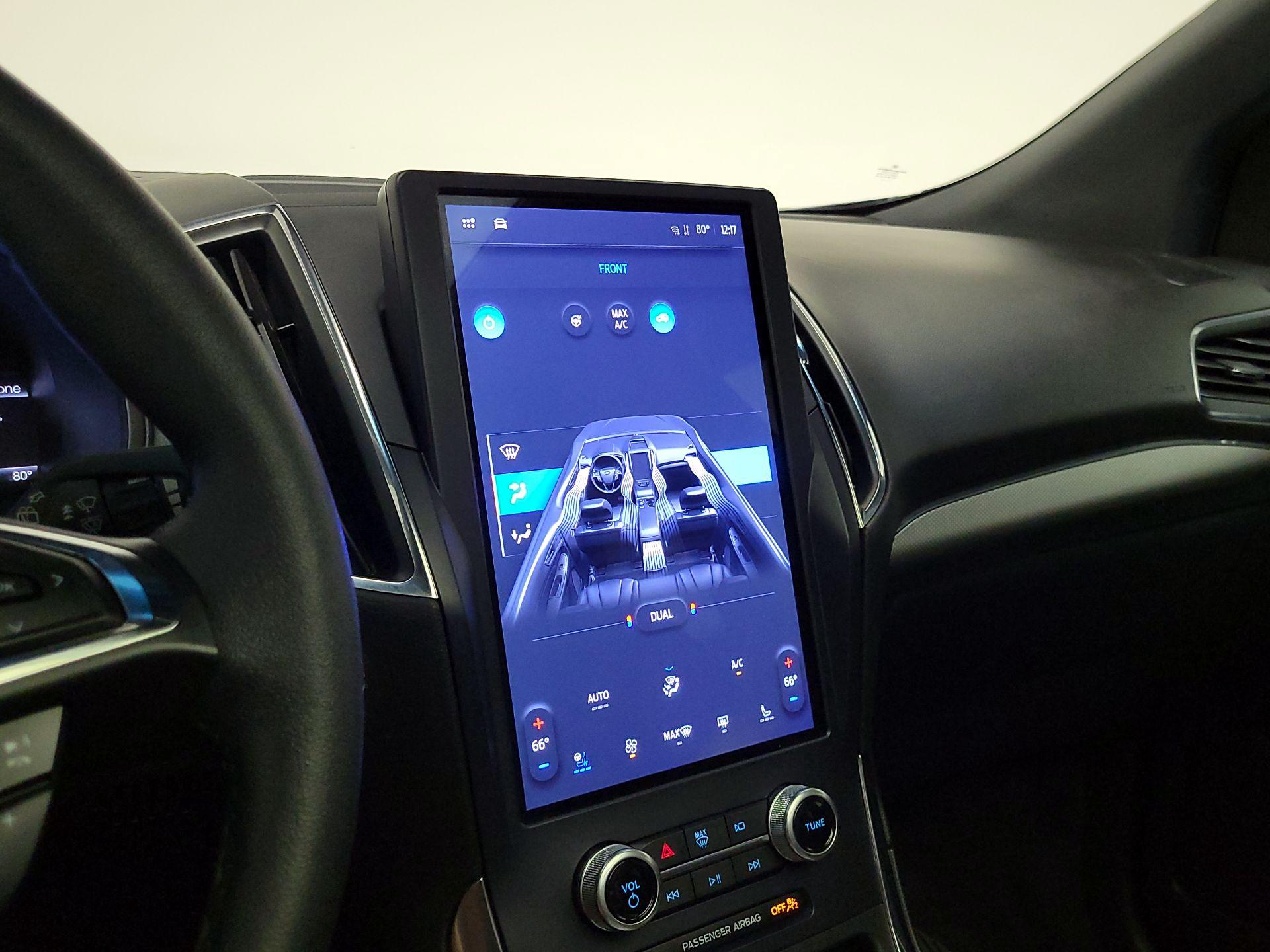 Thumbnail: 2022 Ford Edge - 17