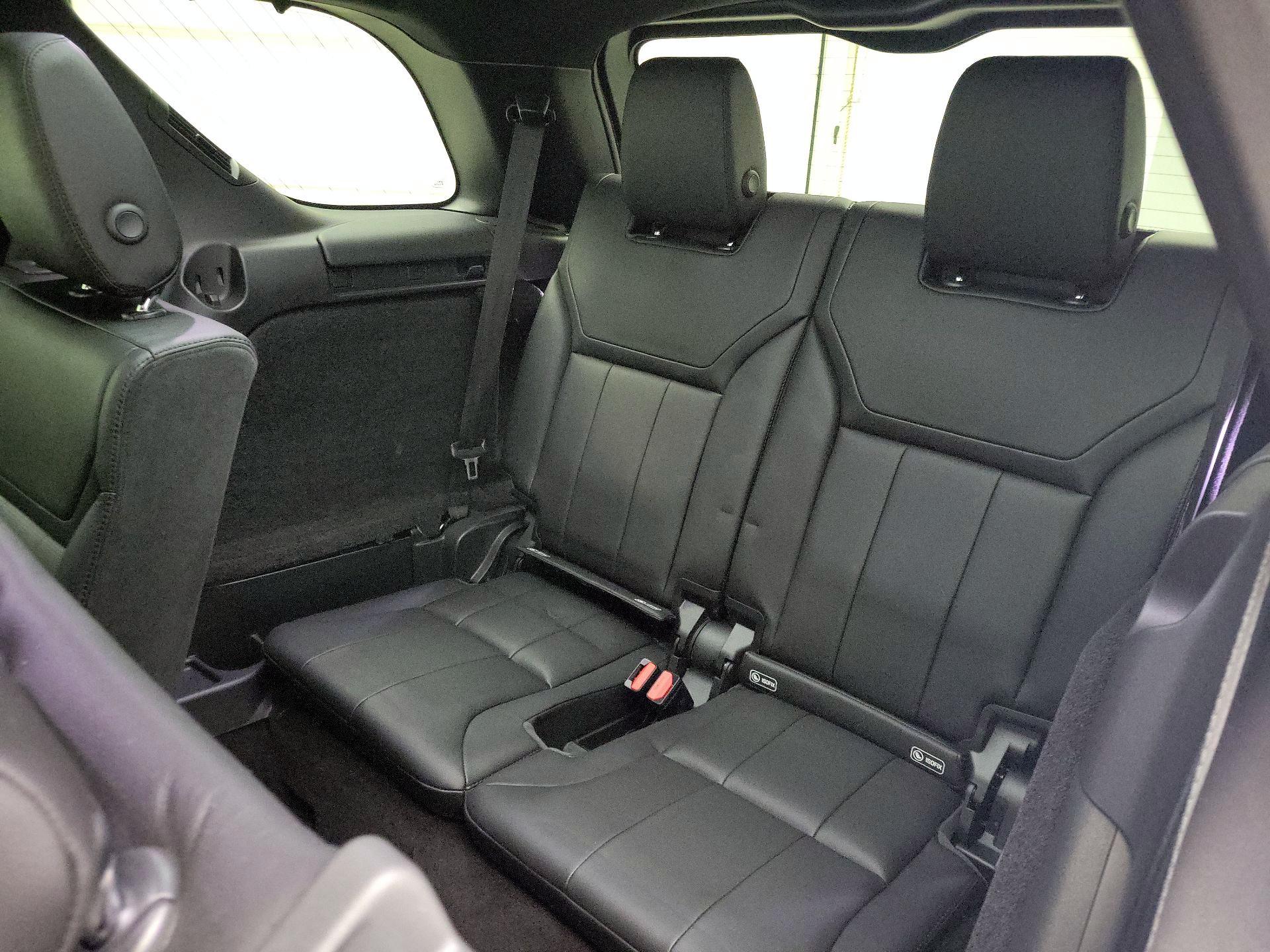 Thumbnail: 2019 Land Rover Discovery - 20