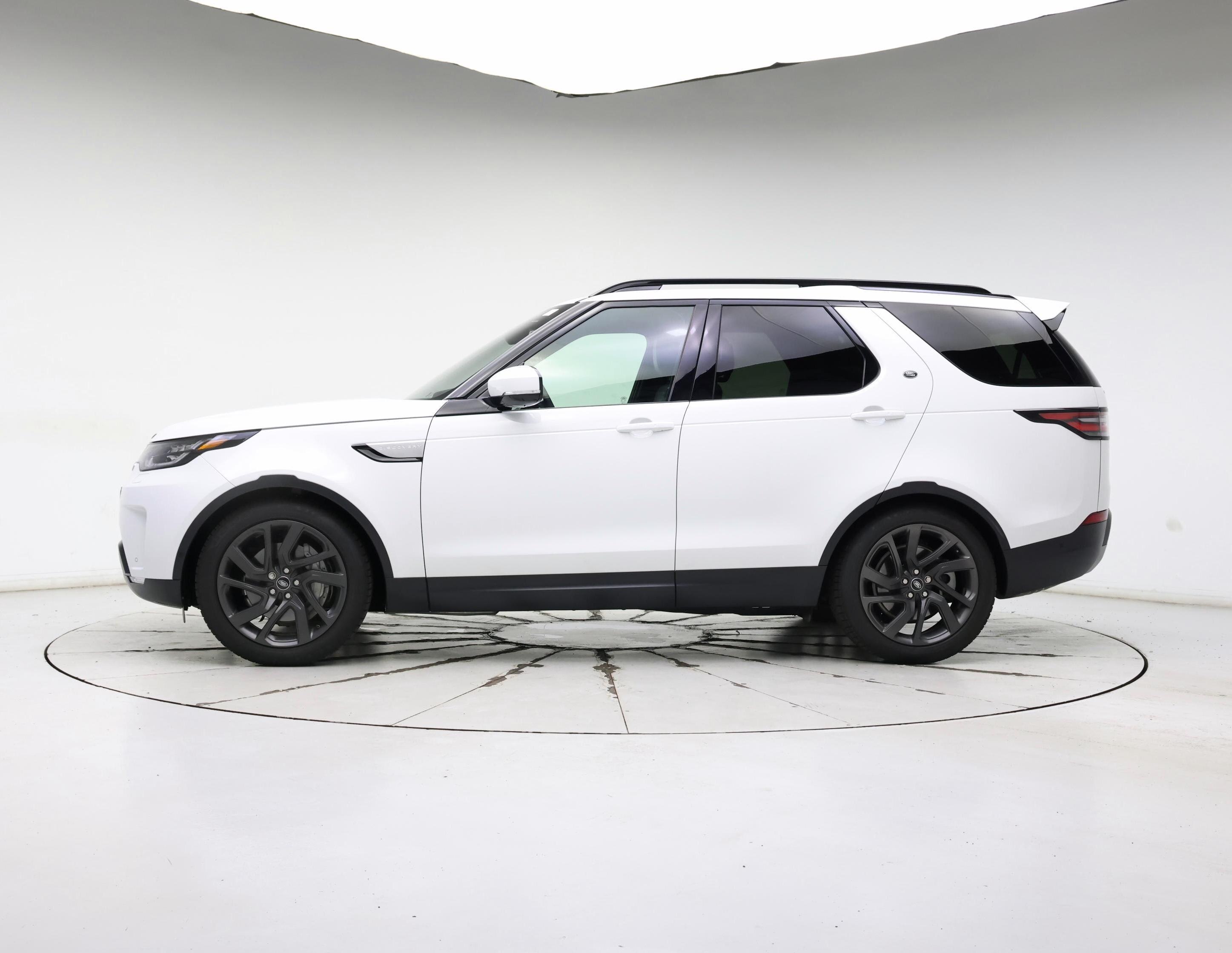Thumbnail: 2019 Land Rover Discovery - 3