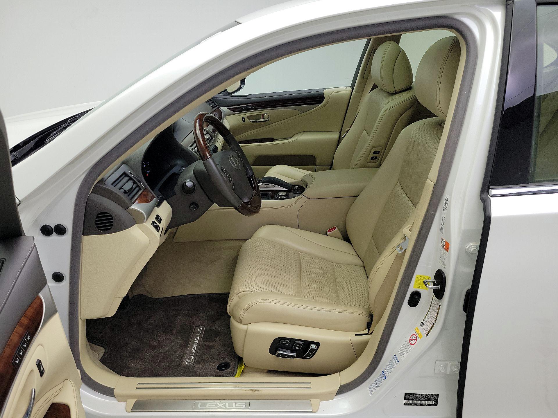 Thumbnail: 2017 Lexus LS - 11