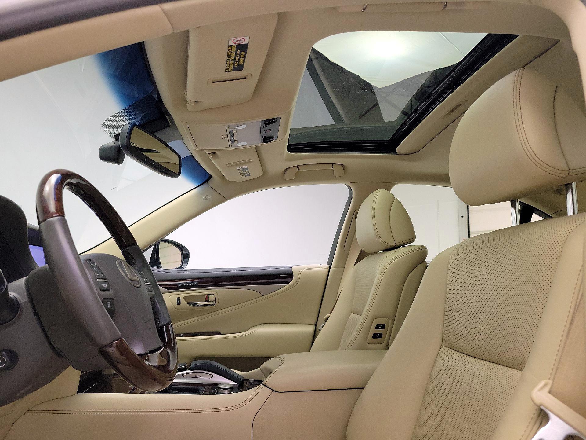 Thumbnail: 2017 Lexus LS - 20