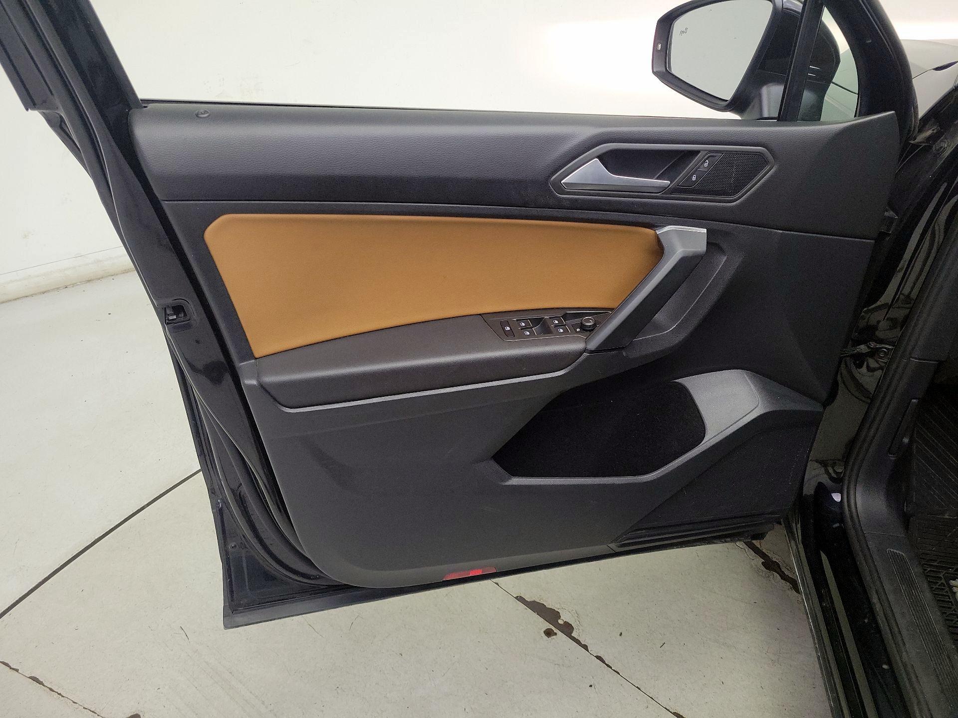 Thumbnail: 2019 Volkswagen Tiguan - 12