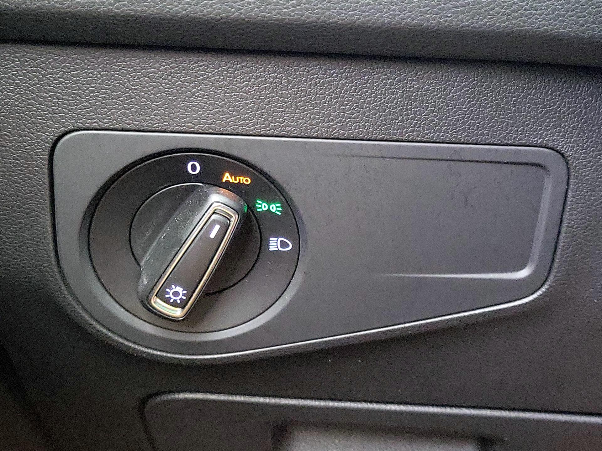 Thumbnail: 2019 Volkswagen Tiguan - 13