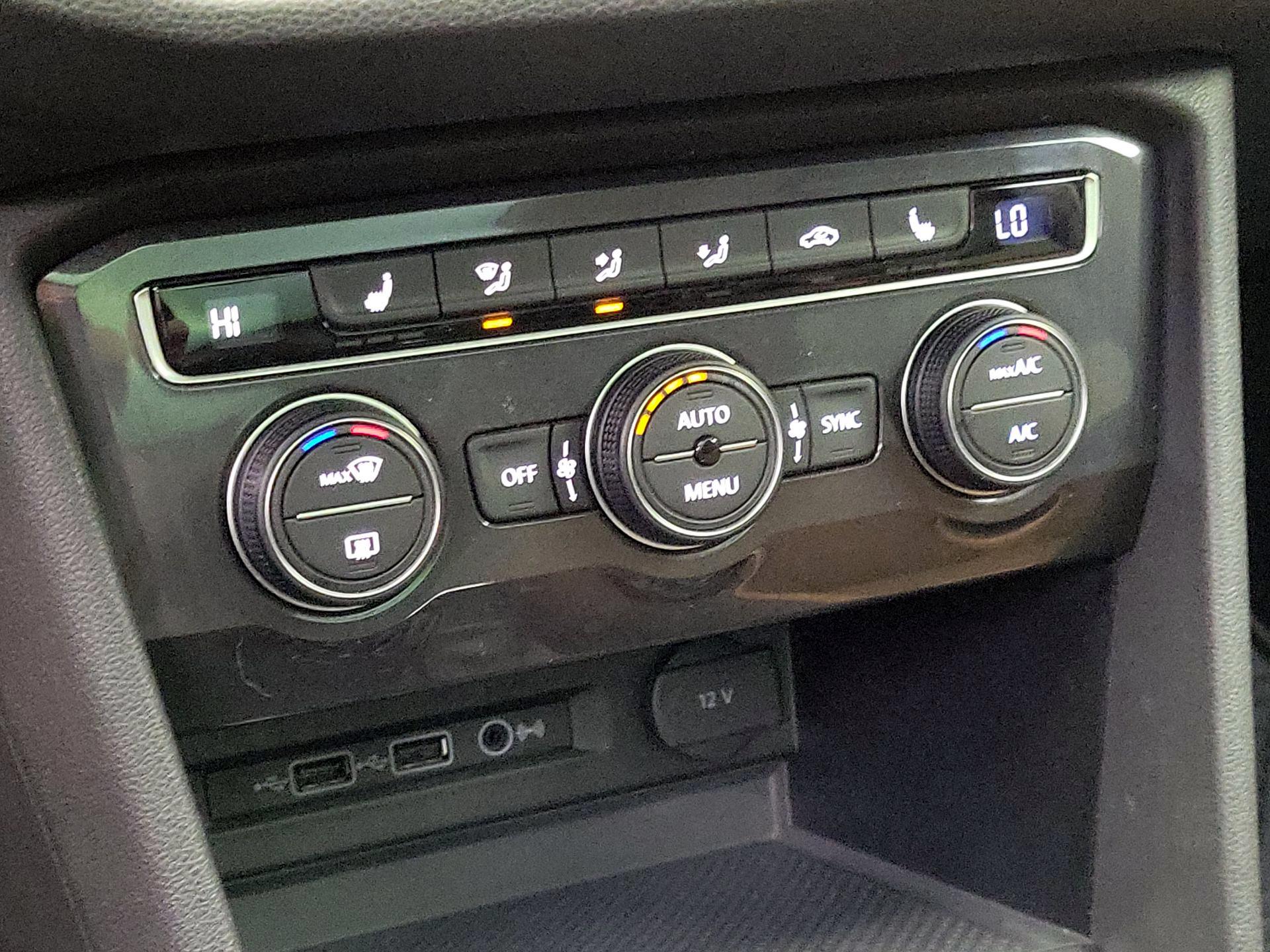 Thumbnail: 2019 Volkswagen Tiguan - 16