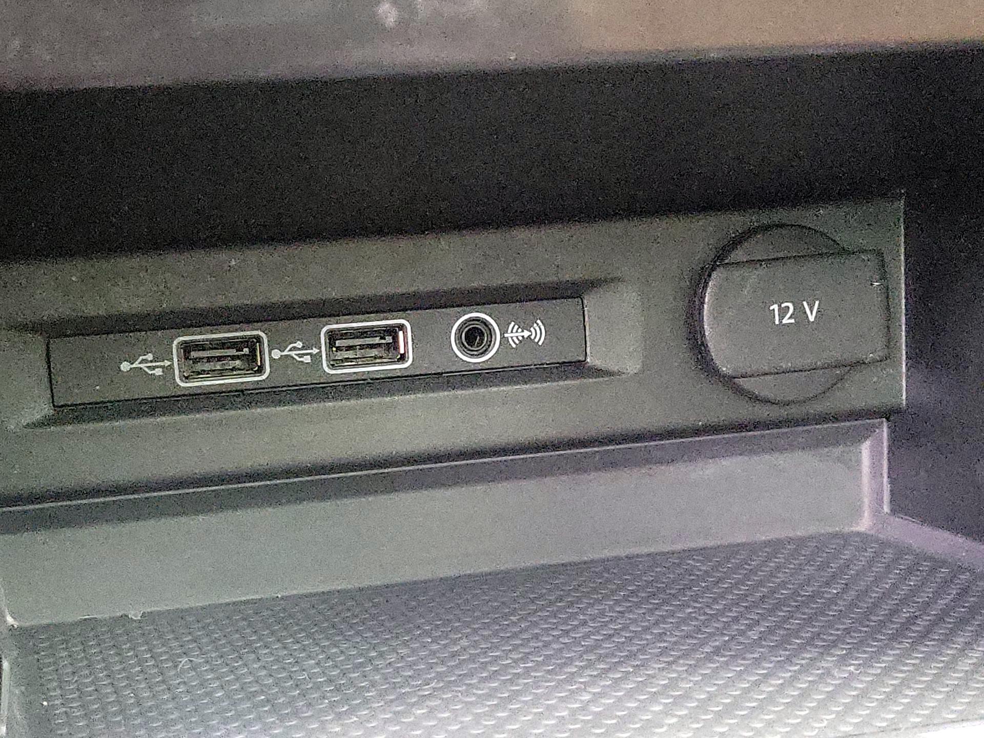 Thumbnail: 2019 Volkswagen Tiguan - 18