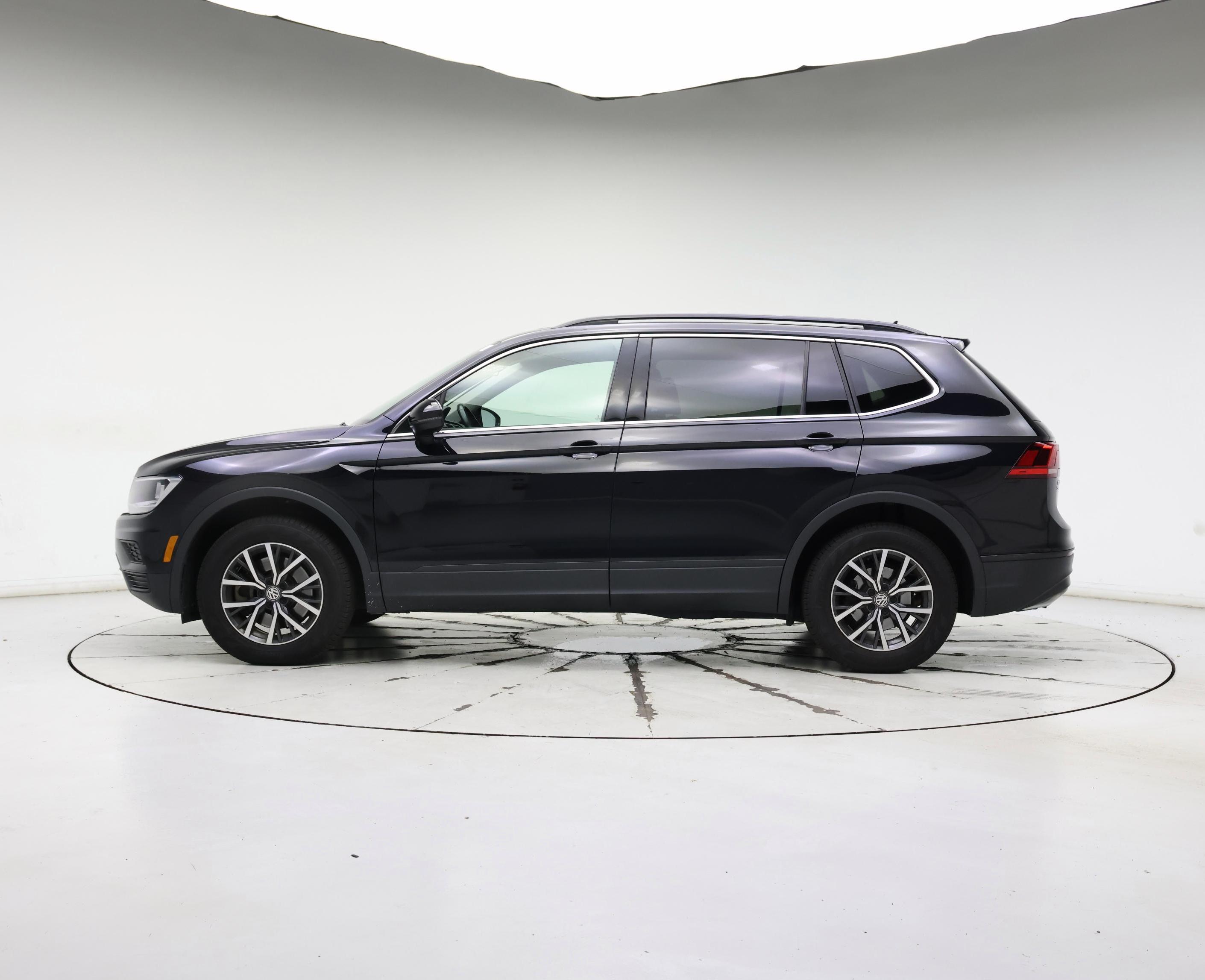 Thumbnail: 2019 Volkswagen Tiguan - 3