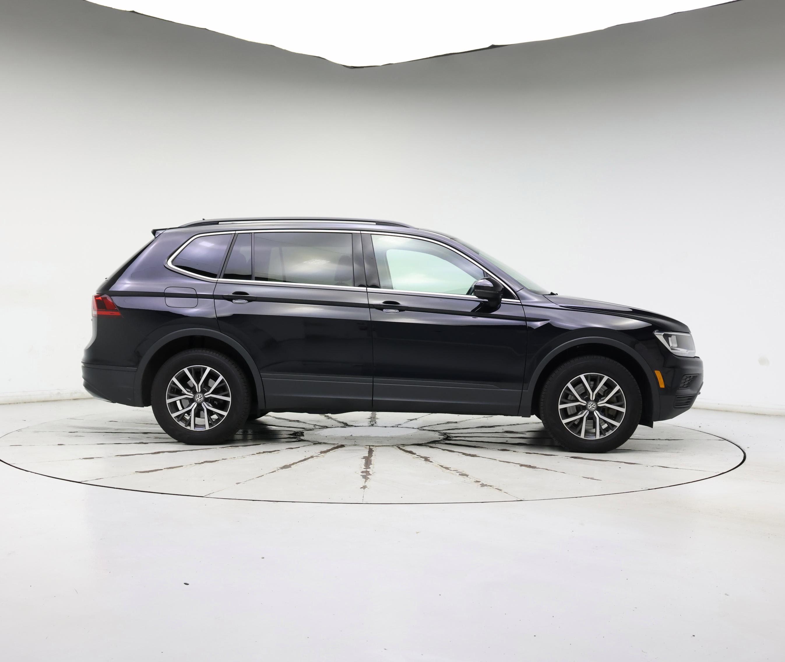 Thumbnail: 2019 Volkswagen Tiguan - 7