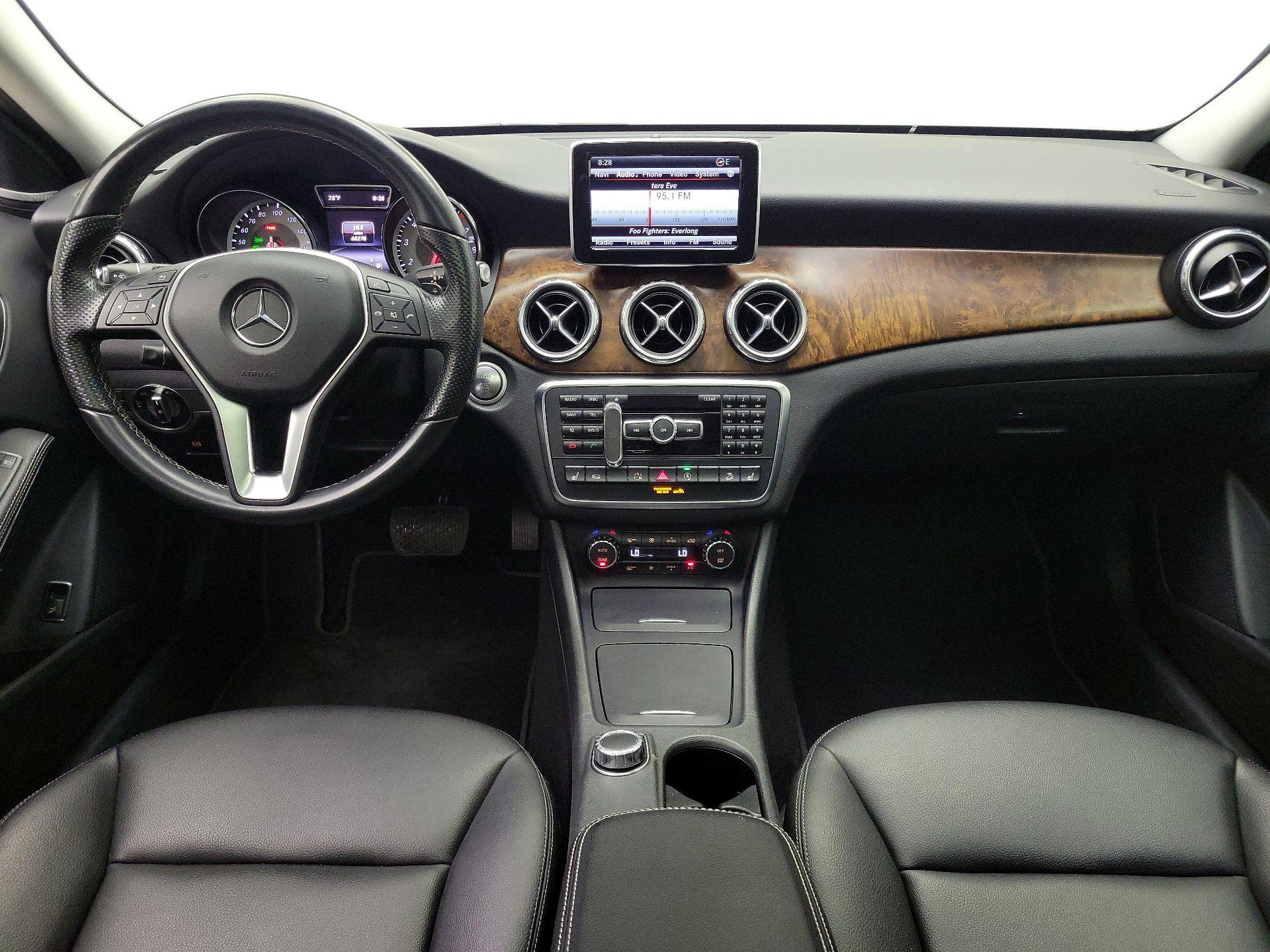 Thumbnail: 2015 Mercedes-Benz GLA - 9
