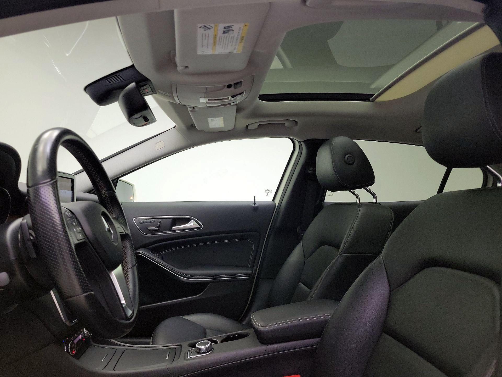 Thumbnail: 2015 Mercedes-Benz GLA - 17