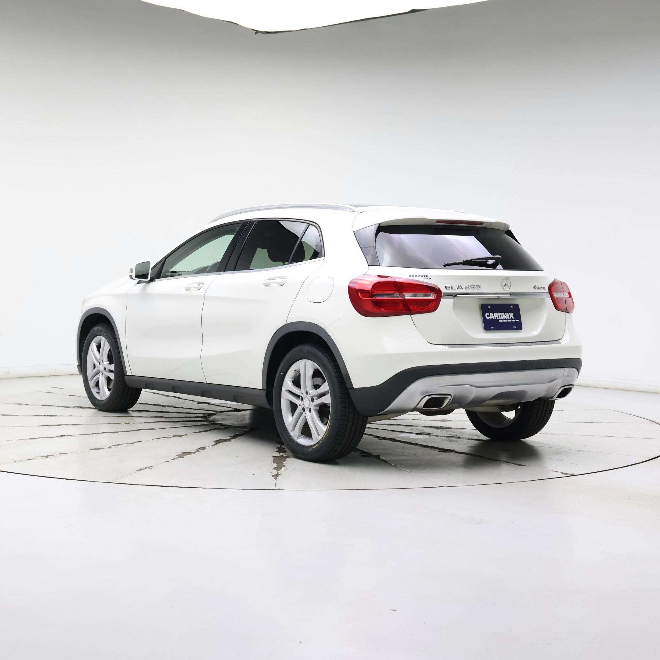 Thumbnail: 2015 Mercedes-Benz GLA - 2