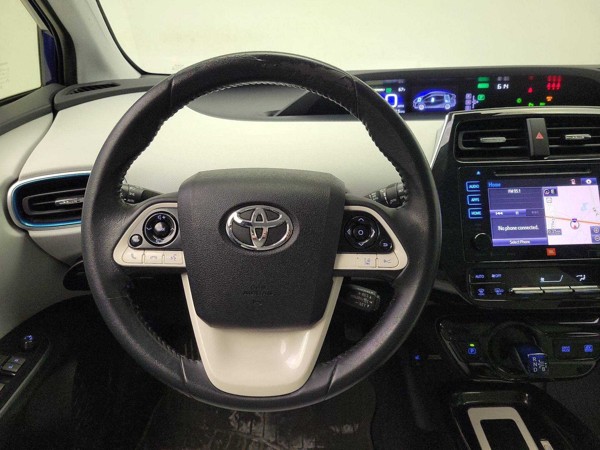 Thumbnail: 2017 Toyota Prius - 10