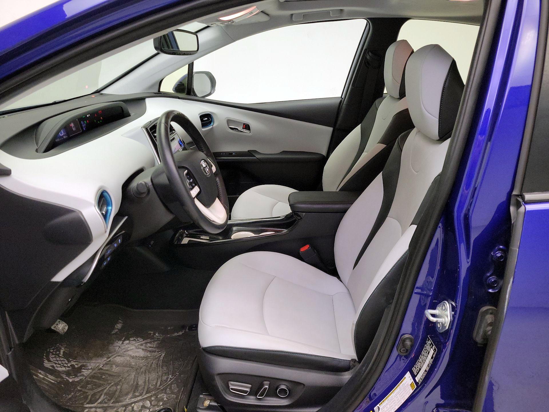 Thumbnail: 2017 Toyota Prius - 11