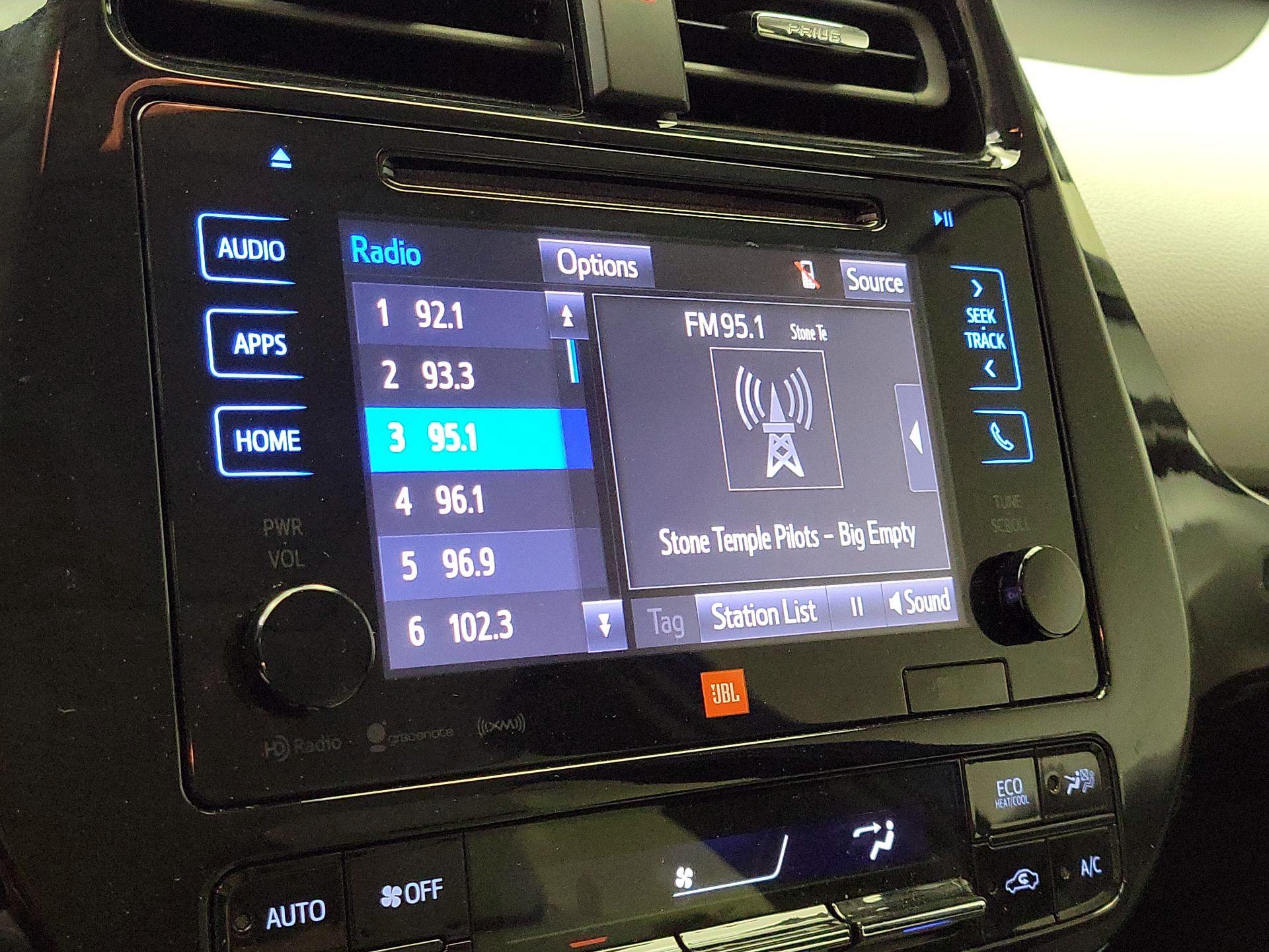 Thumbnail: 2017 Toyota Prius - 16