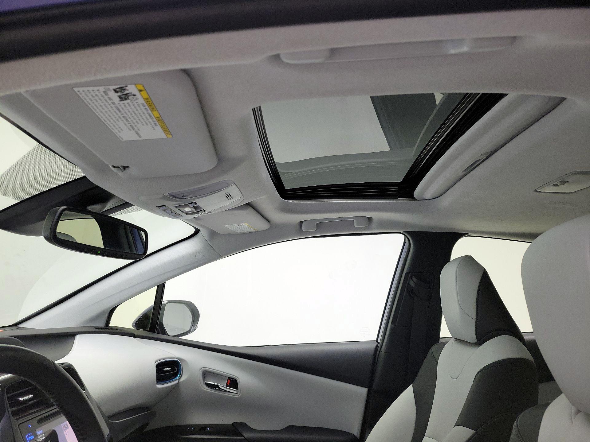 Thumbnail: 2017 Toyota Prius - 20