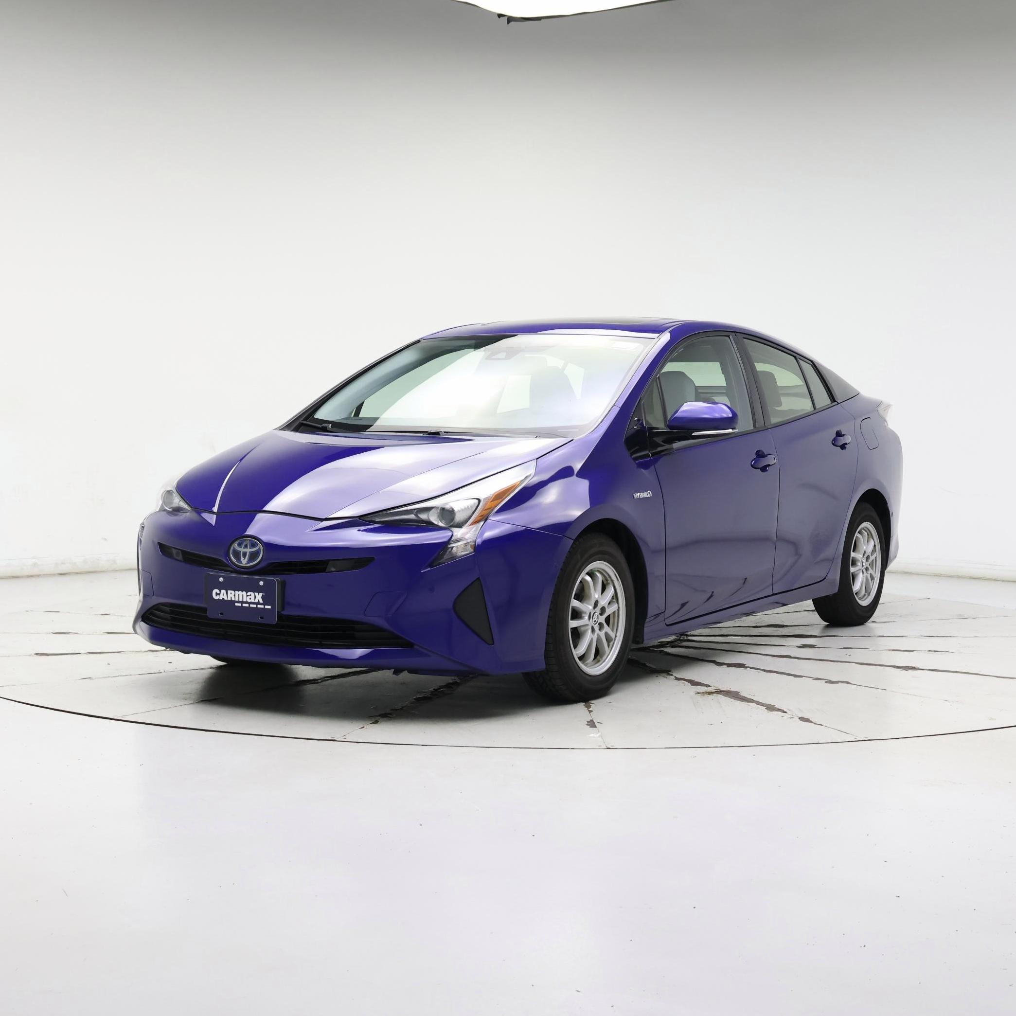 Thumbnail: 2017 Toyota Prius - 4