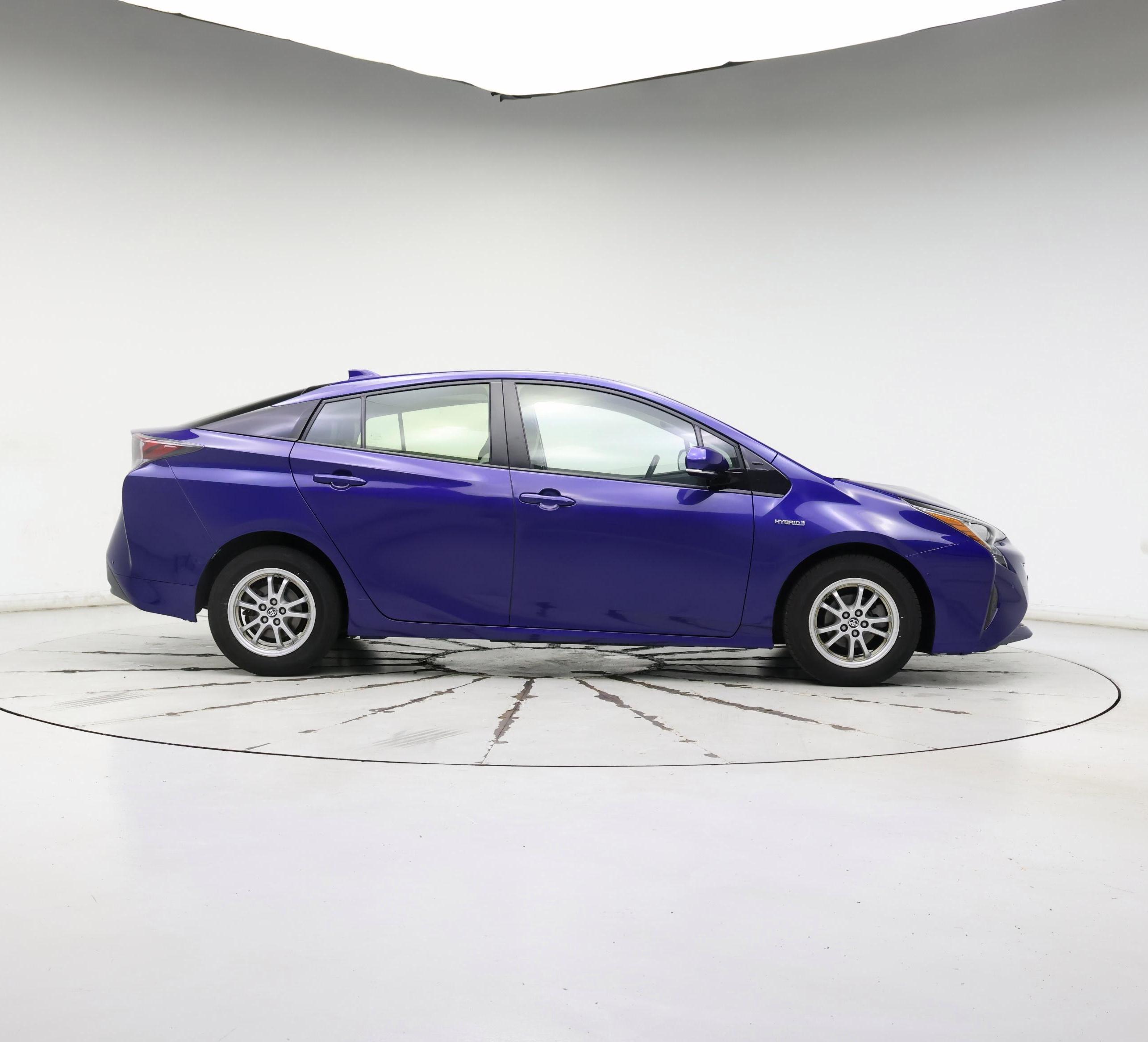 Thumbnail: 2017 Toyota Prius - 7