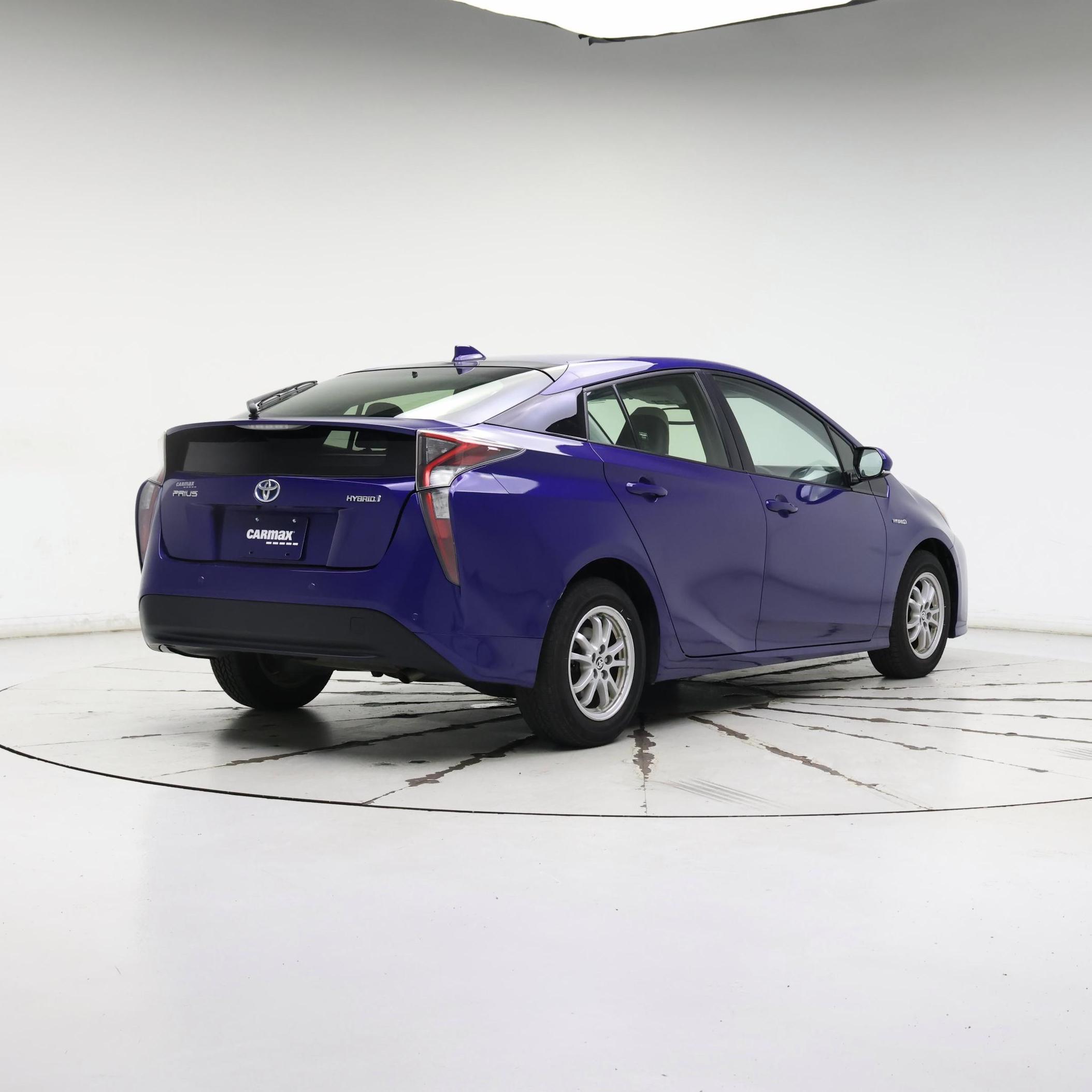 Thumbnail: 2017 Toyota Prius - 8