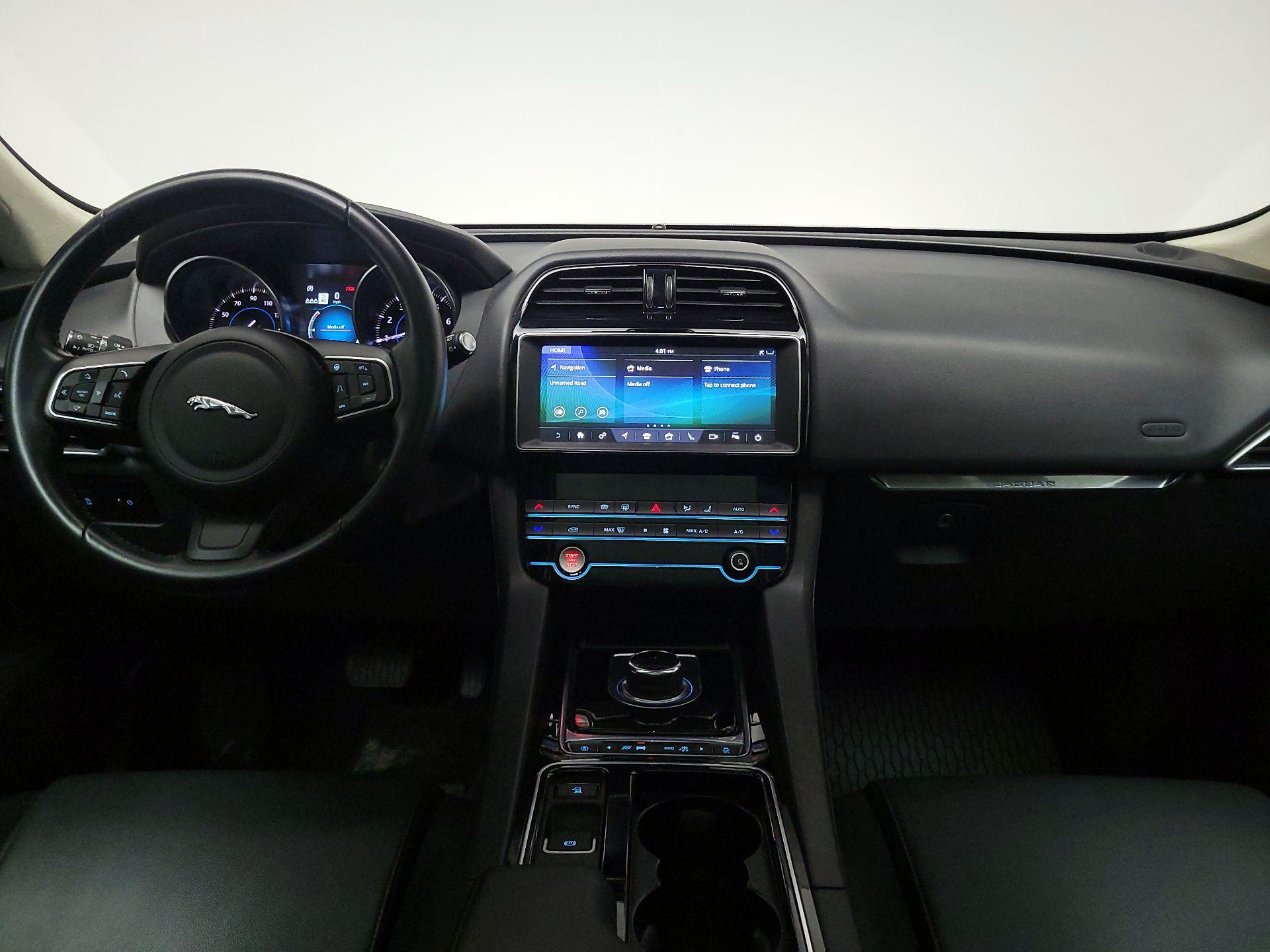 Thumbnail: 2020 Jaguar F-Pace - 9