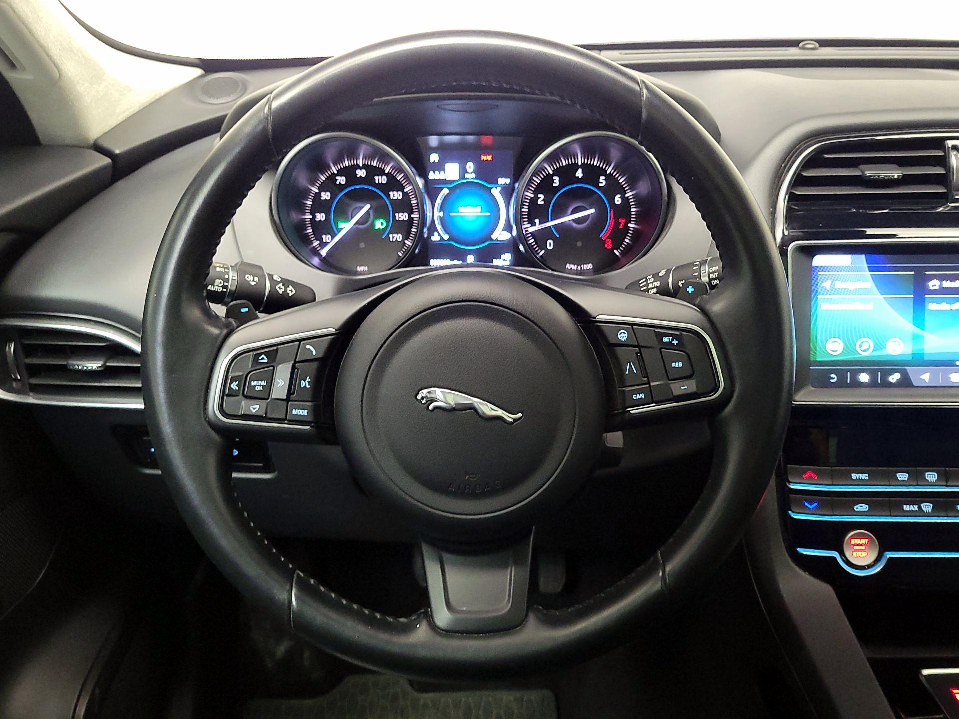 Thumbnail: 2020 Jaguar F-Pace - 10