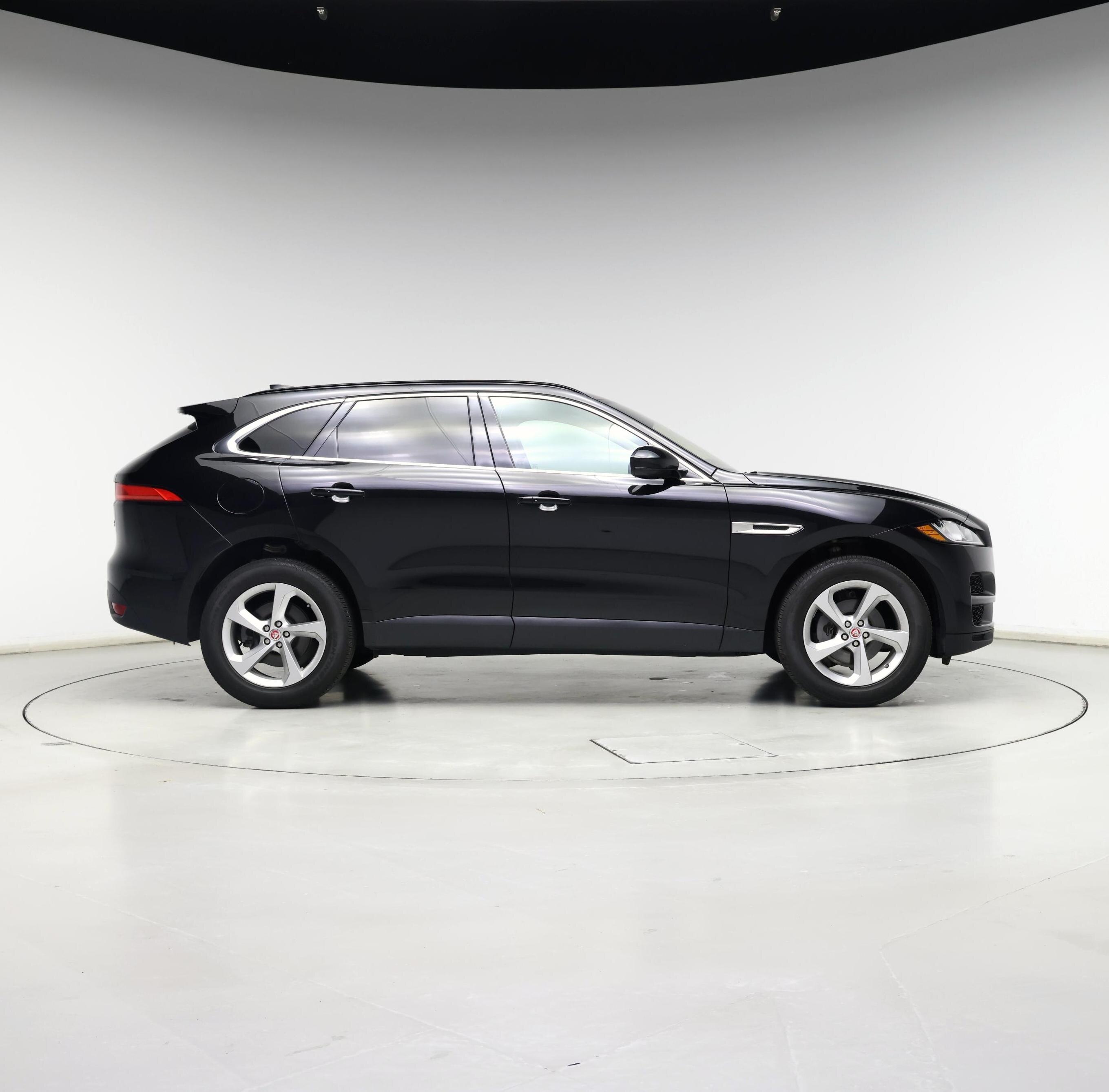 Thumbnail: 2020 Jaguar F-Pace - 7