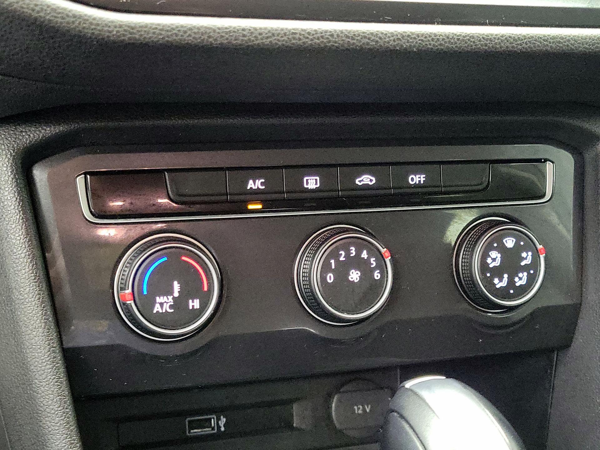 Thumbnail: 2019 Volkswagen Tiguan - 16