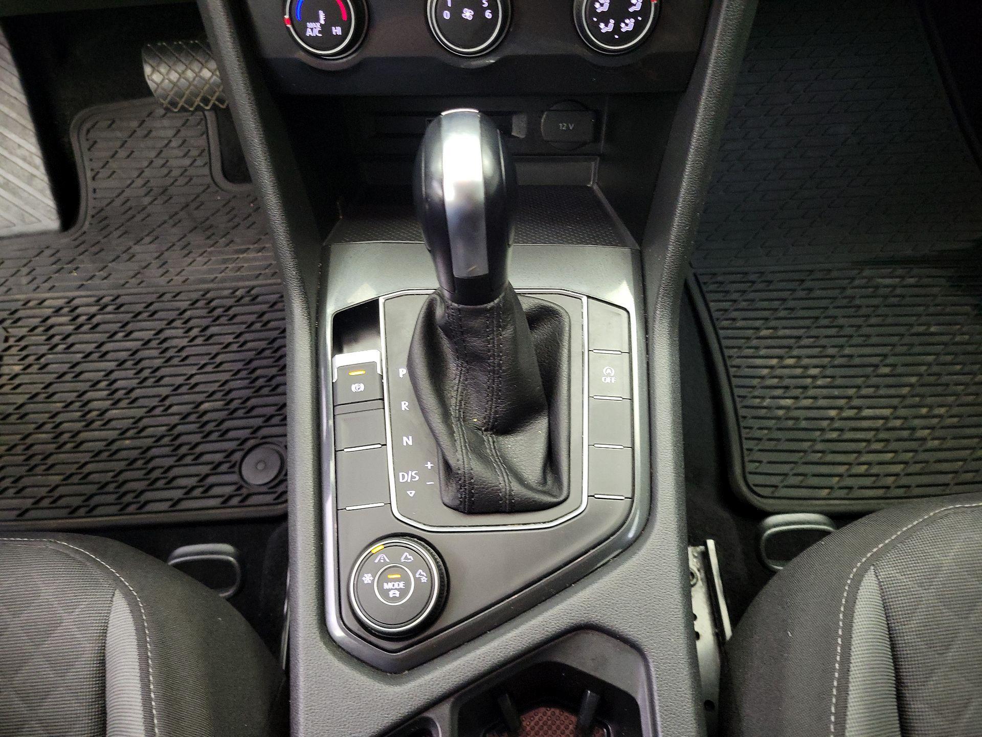 Thumbnail: 2019 Volkswagen Tiguan - 17