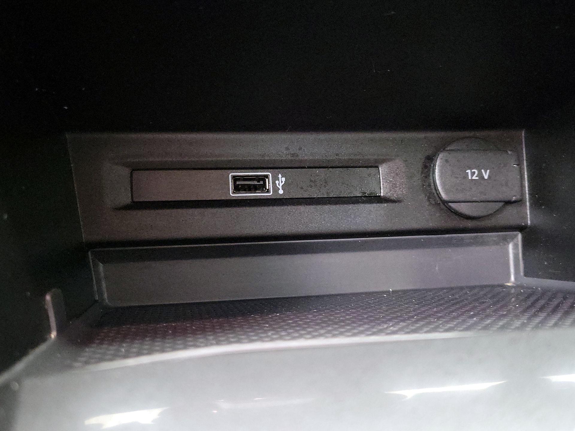 Thumbnail: 2019 Volkswagen Tiguan - 18