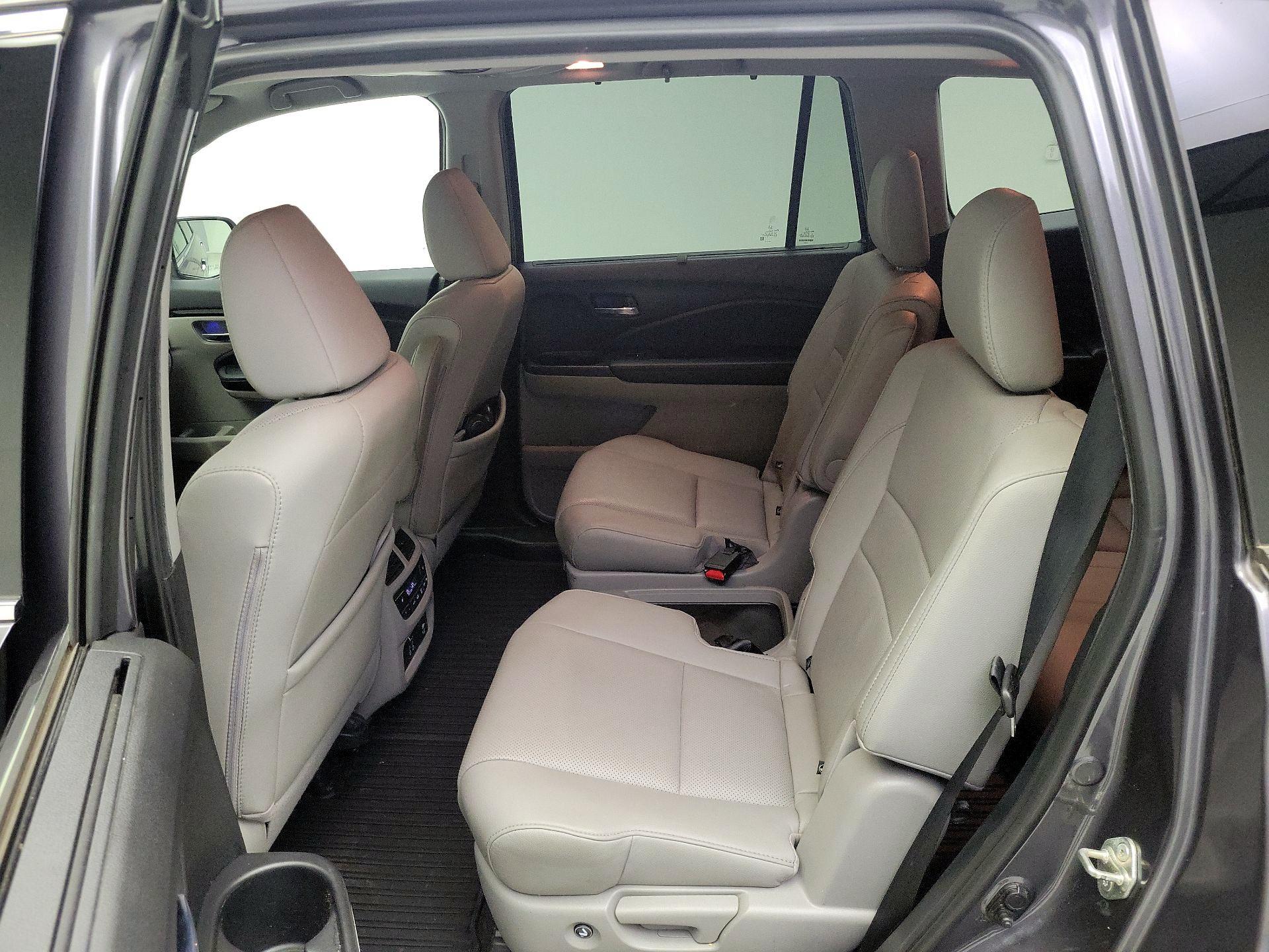 Thumbnail: 2019 Honda Pilot - 20