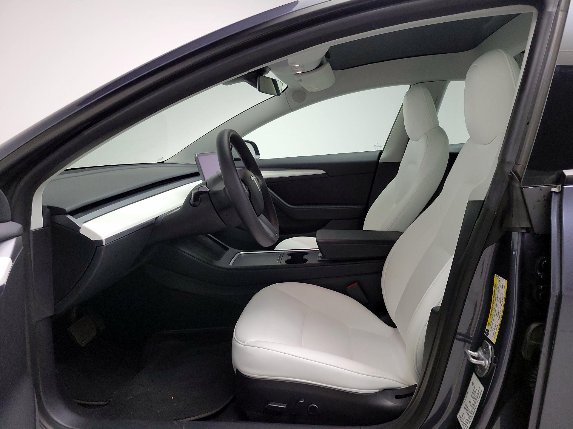 Thumbnail: 2022 Tesla Model 3 - 11