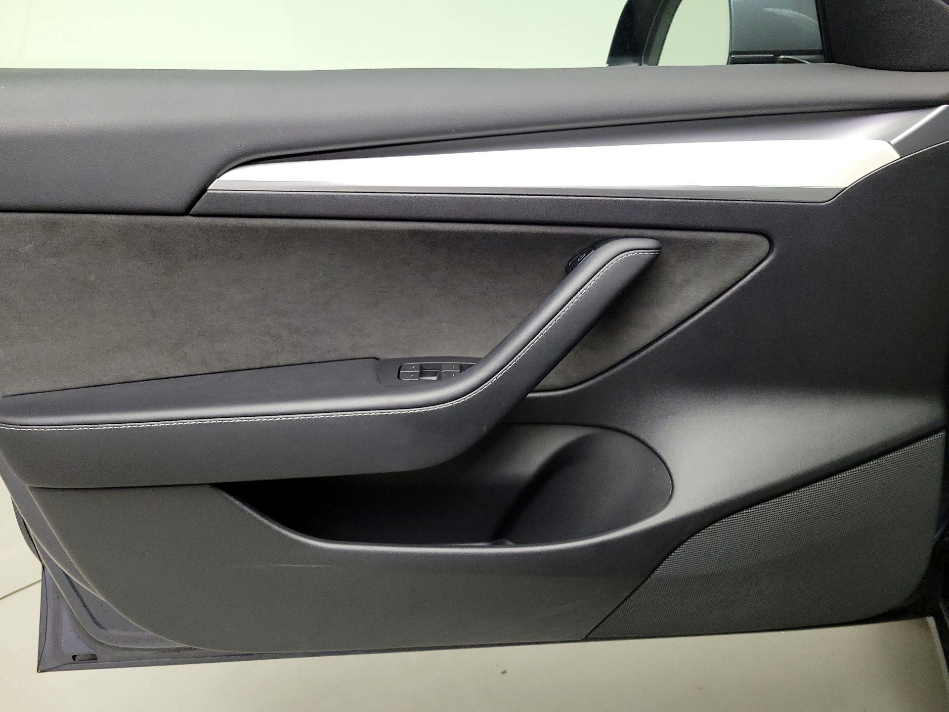 Thumbnail: 2022 Tesla Model 3 - 12