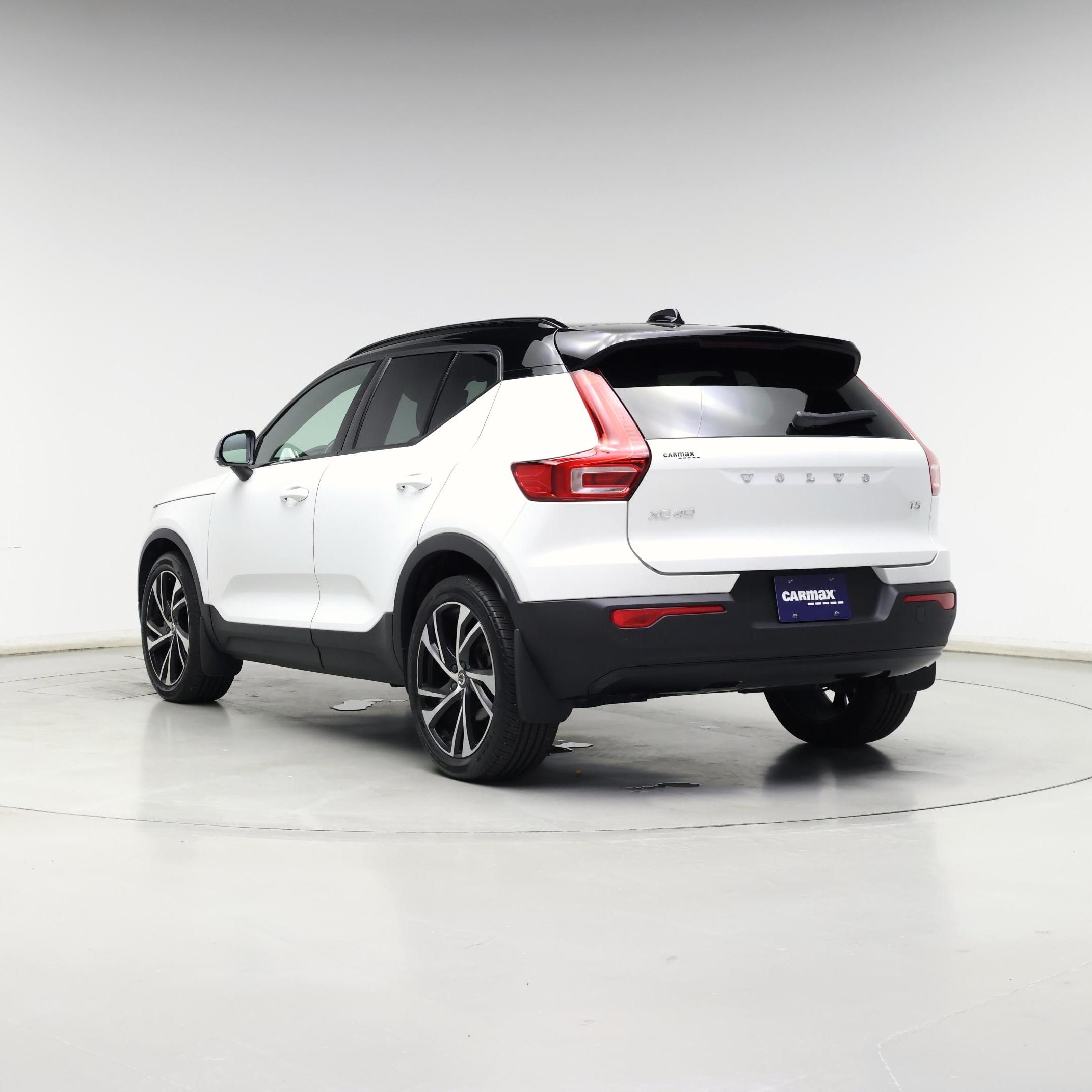 Thumbnail: 2021 Volvo XC40 - 2