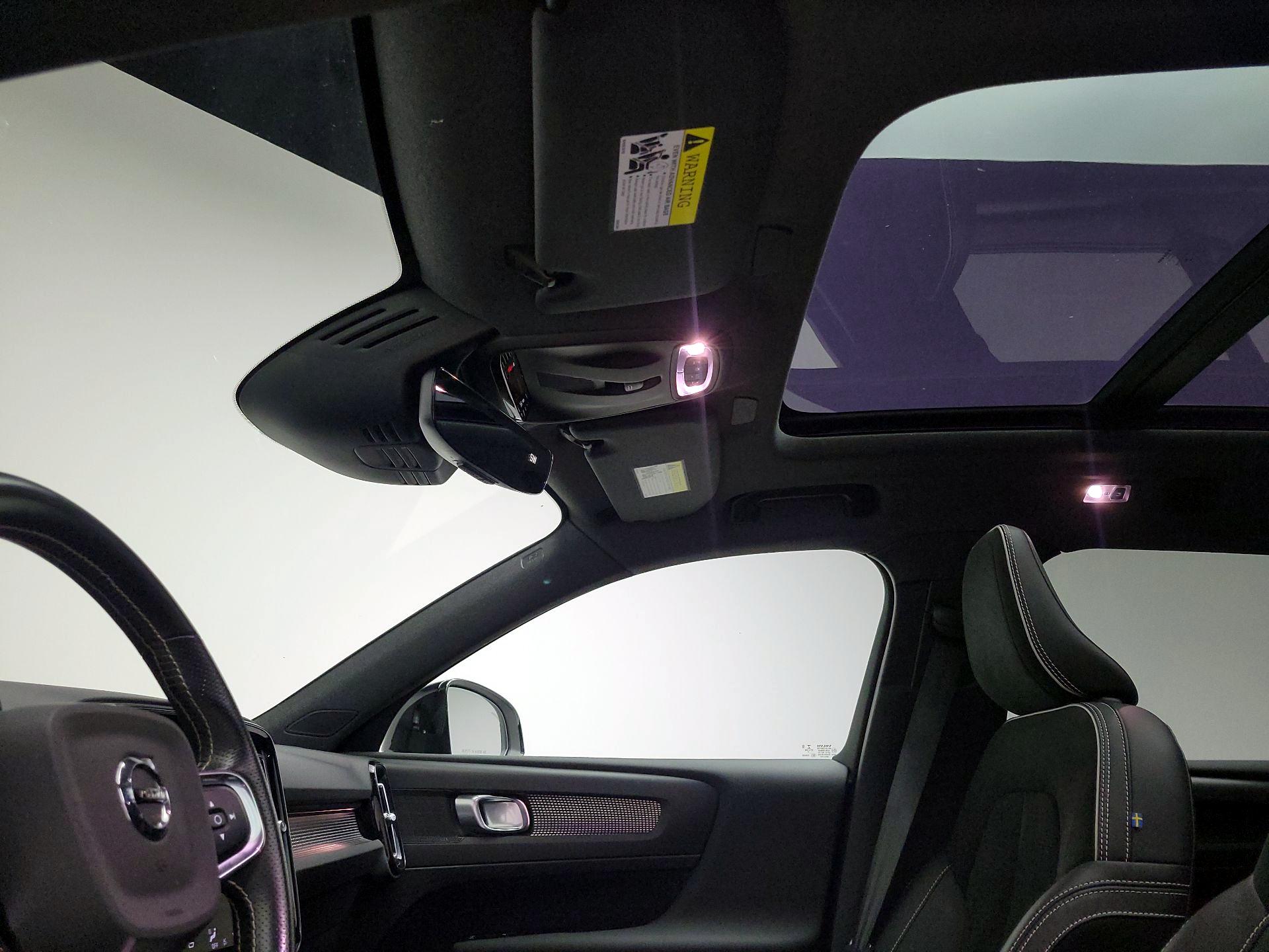 Thumbnail: 2021 Volvo XC40 - 20