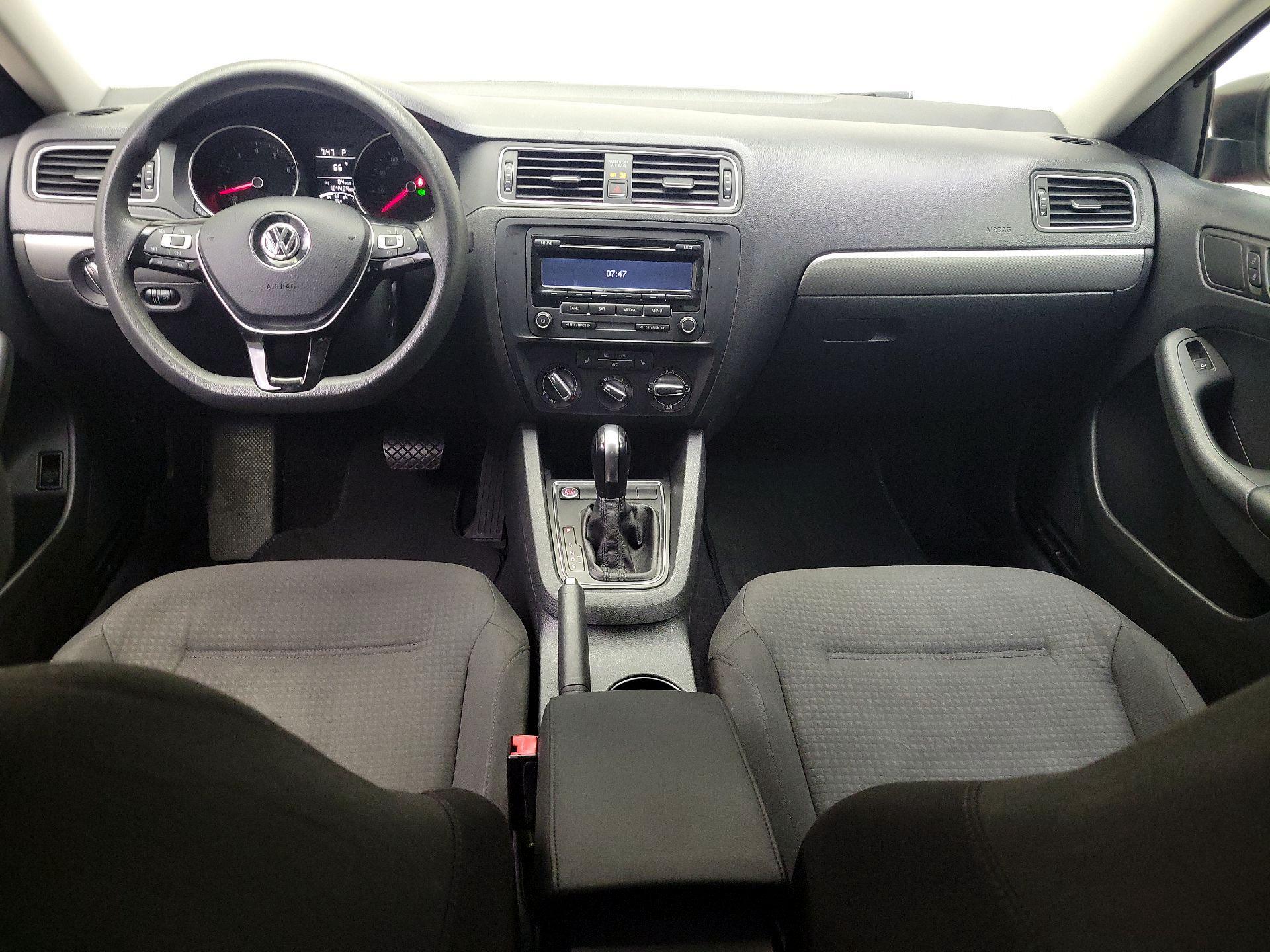 Thumbnail: 2015 Volkswagen Jetta - 9