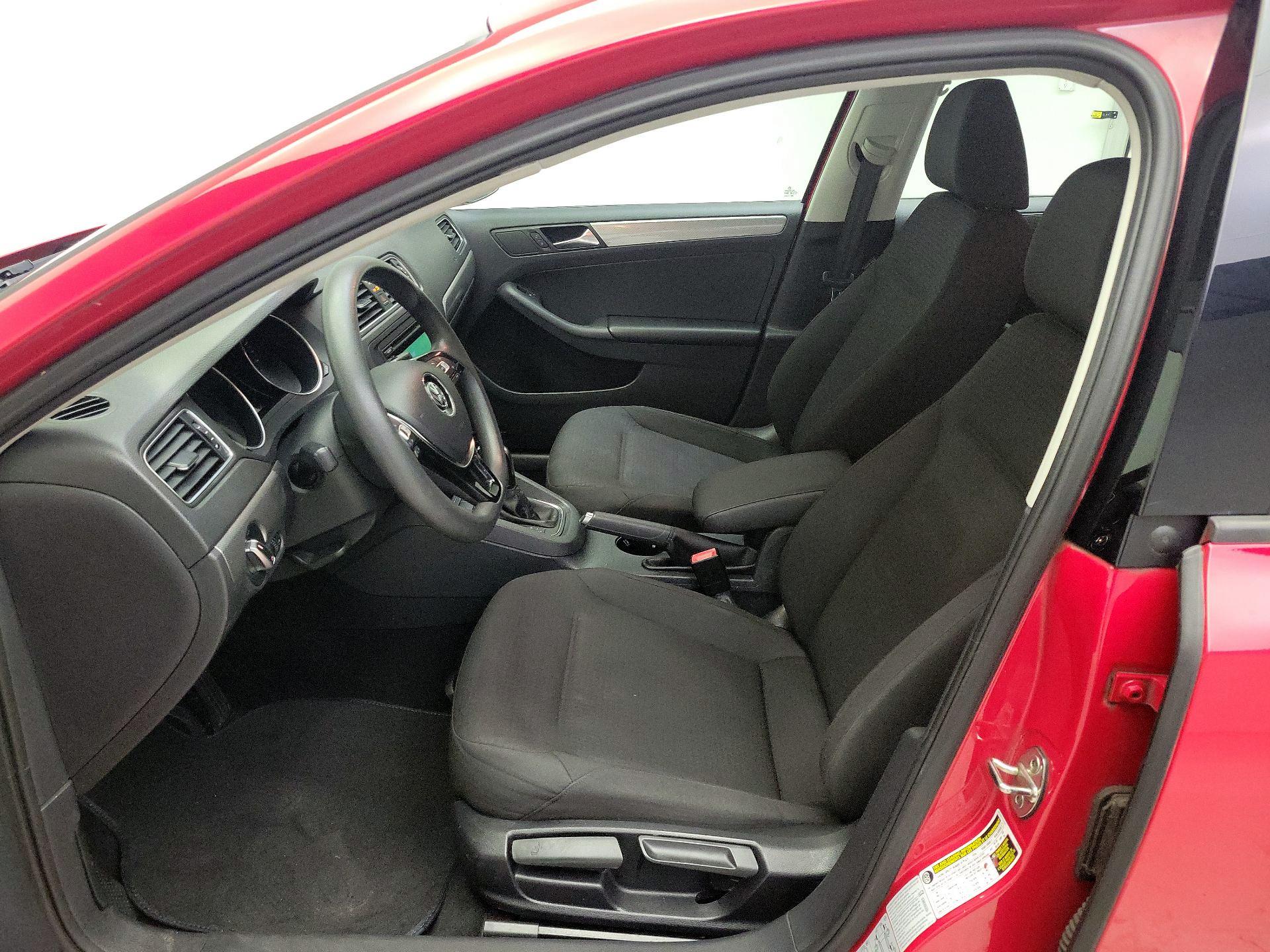 Thumbnail: 2015 Volkswagen Jetta - 11