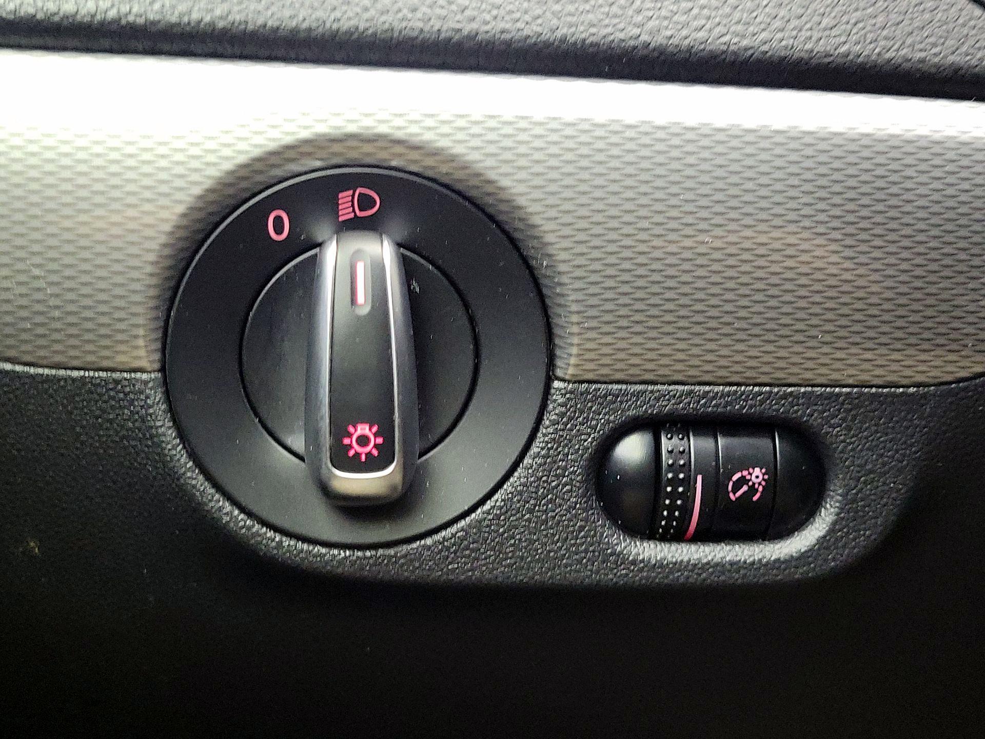 Thumbnail: 2015 Volkswagen Jetta - 13