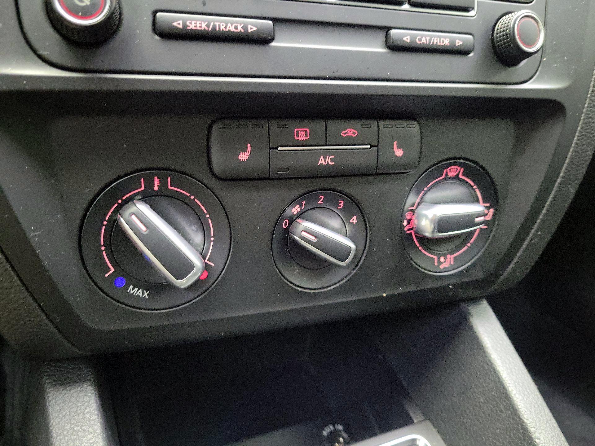 Thumbnail: 2015 Volkswagen Jetta - 15