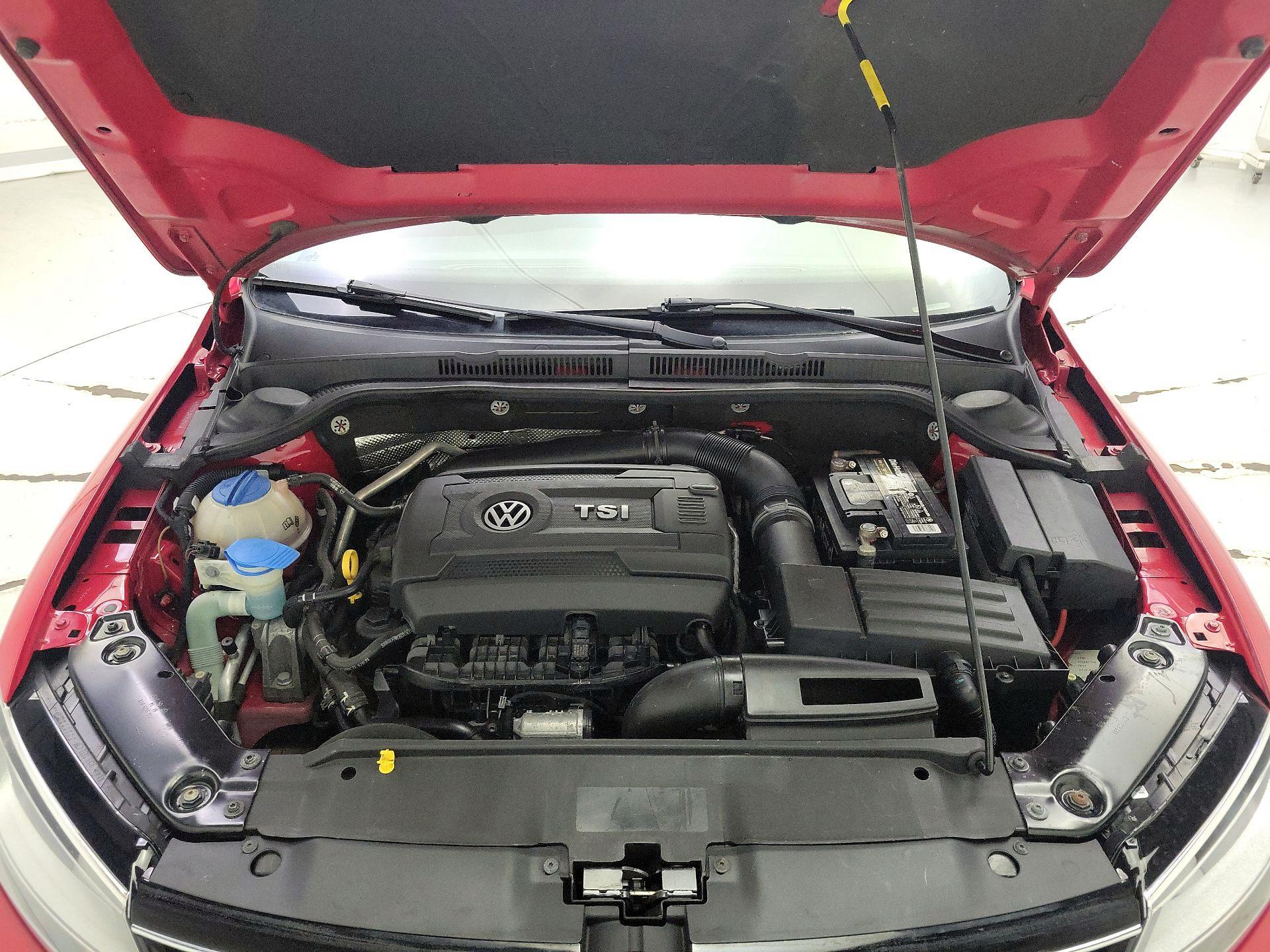 Thumbnail: 2015 Volkswagen Jetta - 20